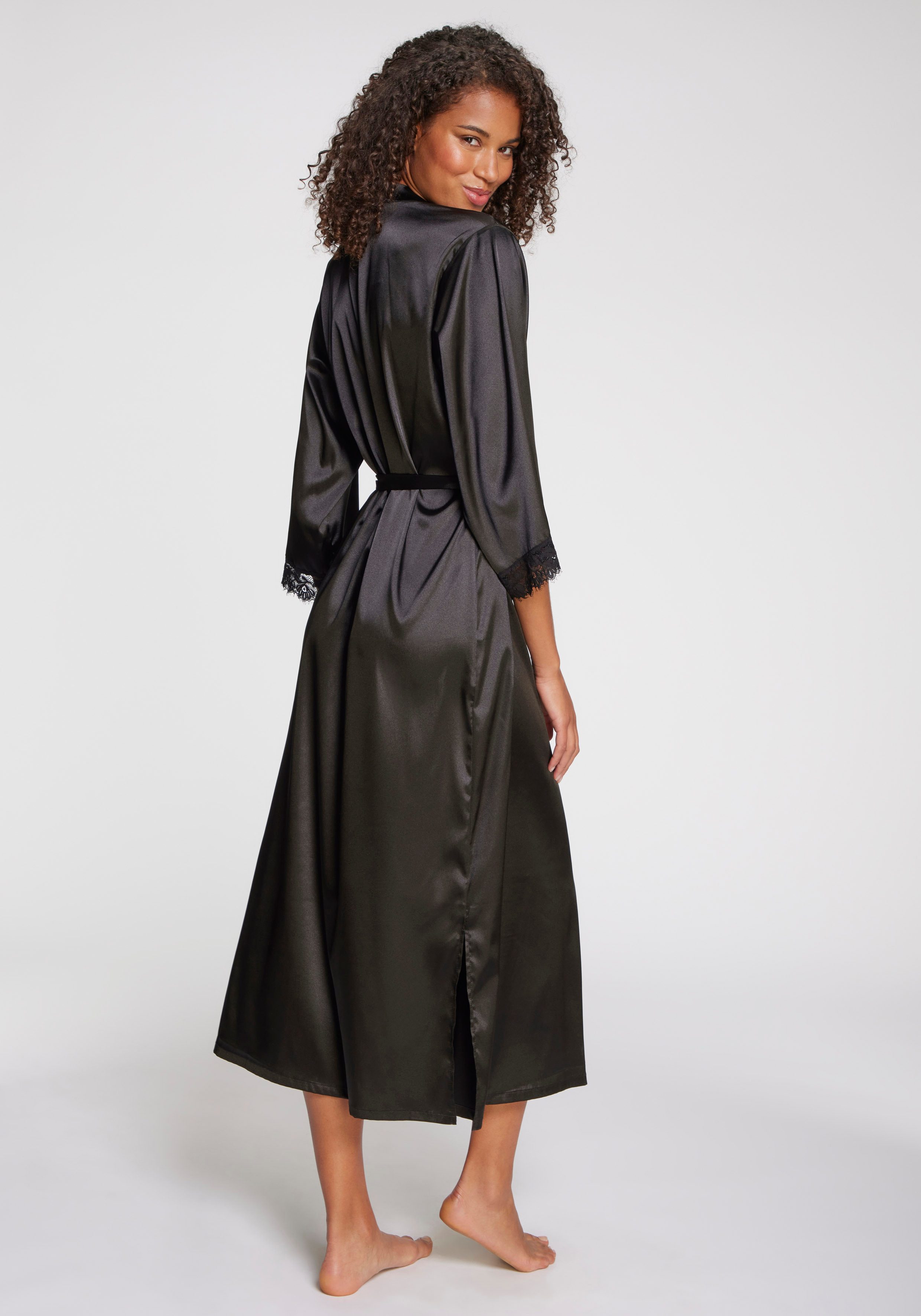 LASCANA Kimono, Langform, Satin, Kimono-Kragen, Gürtel, Mit spitze besetzte Ärmel