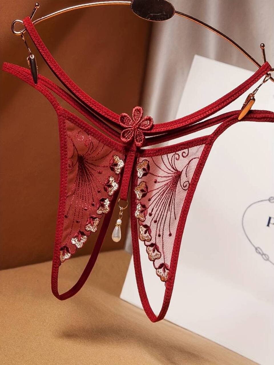 Elegant Love Tanga-Ouvert Tanga aus Netzstoff mit Spitze und Ouvert – Damen-Dessous Transparenter Blumen-String – Offen im Schritt