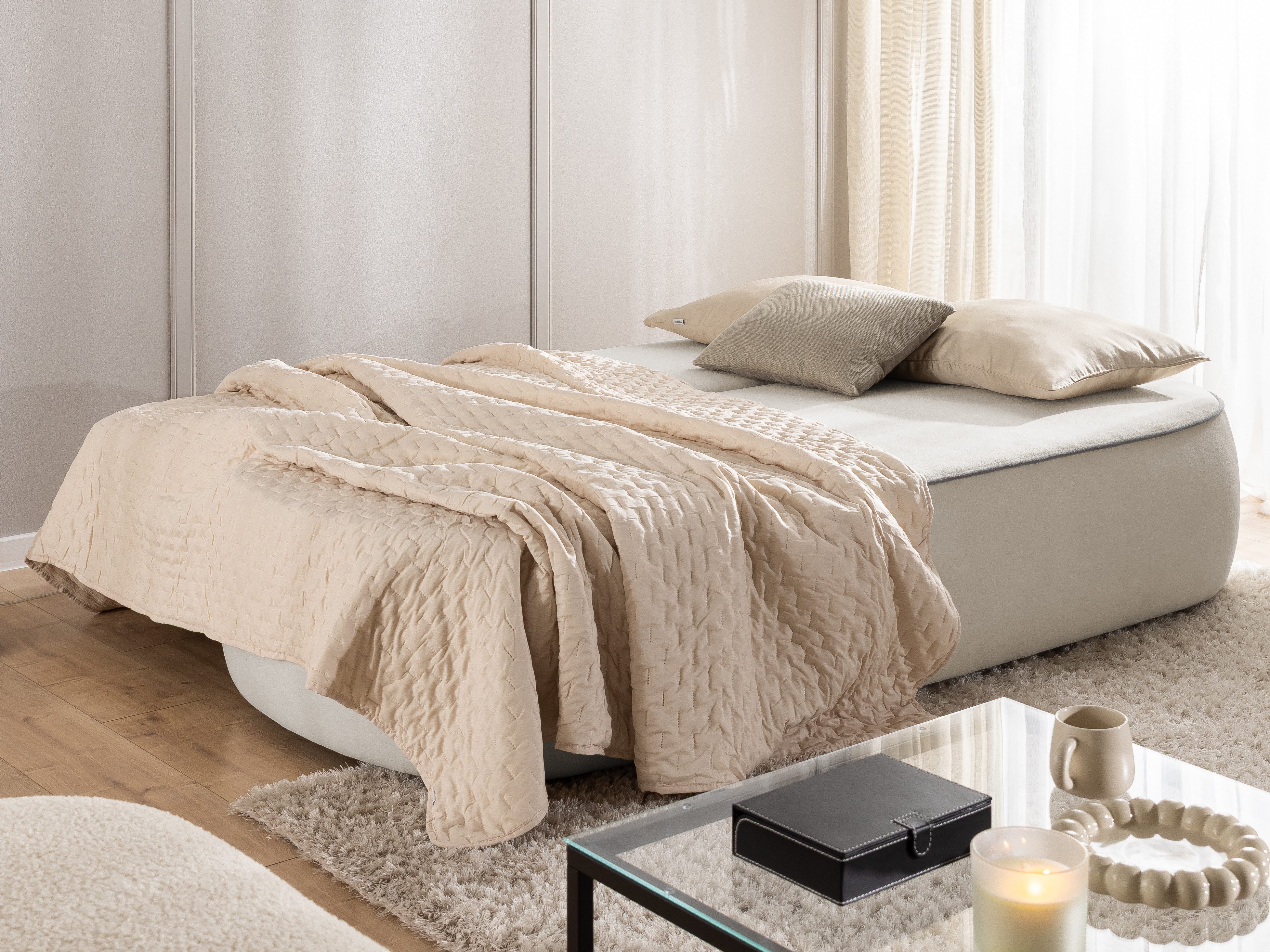 S-Style Möbel Kindersofa Vero mit Schlaffunktion, Bettkasten und Kontrastpaspel aus Plüschstoff, im modernen und abgerundeten Design