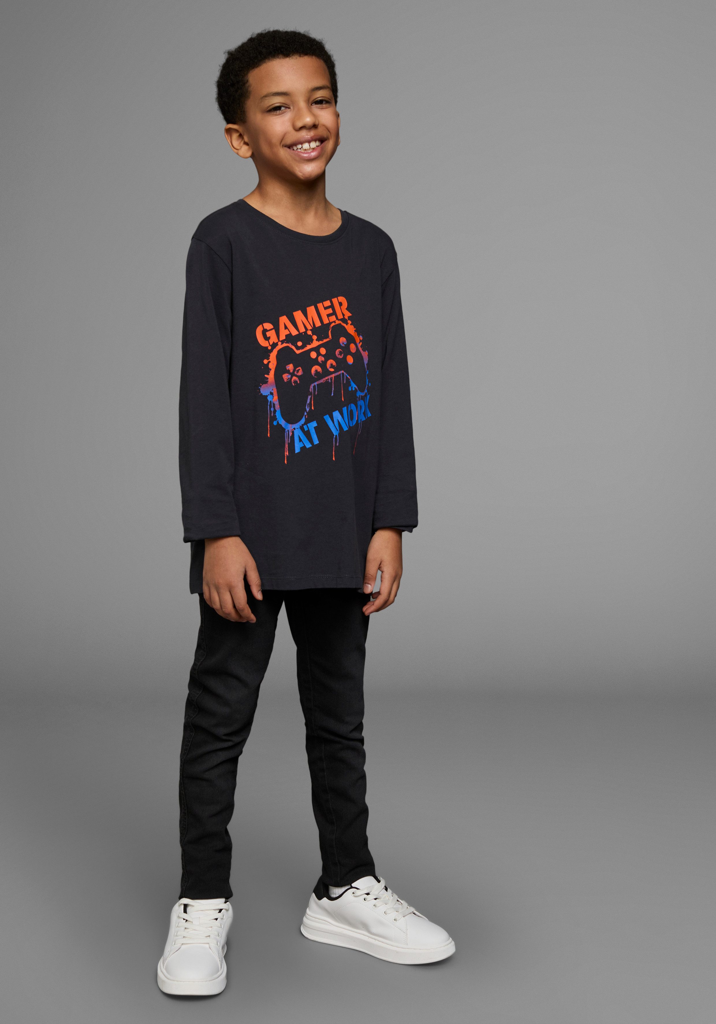 KIDSWORLD Langarmshirt GAMER AT WORK langärmlig, aus Baumwolle, aus Jerseystoff
