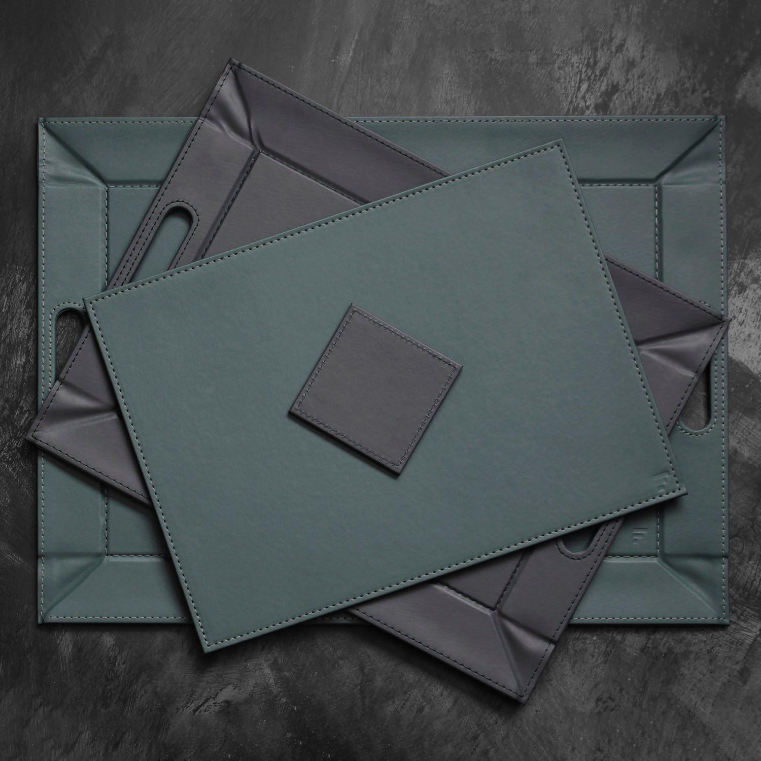 freeform Tablett DUO, 2-farbiges Wendetablett, Tablett und Tisch-Set in einem, wendbar, Kunstleder, (1-tlg), mit Doppelfunktion, pflegeleicht und kann platzsparend verstaut werden