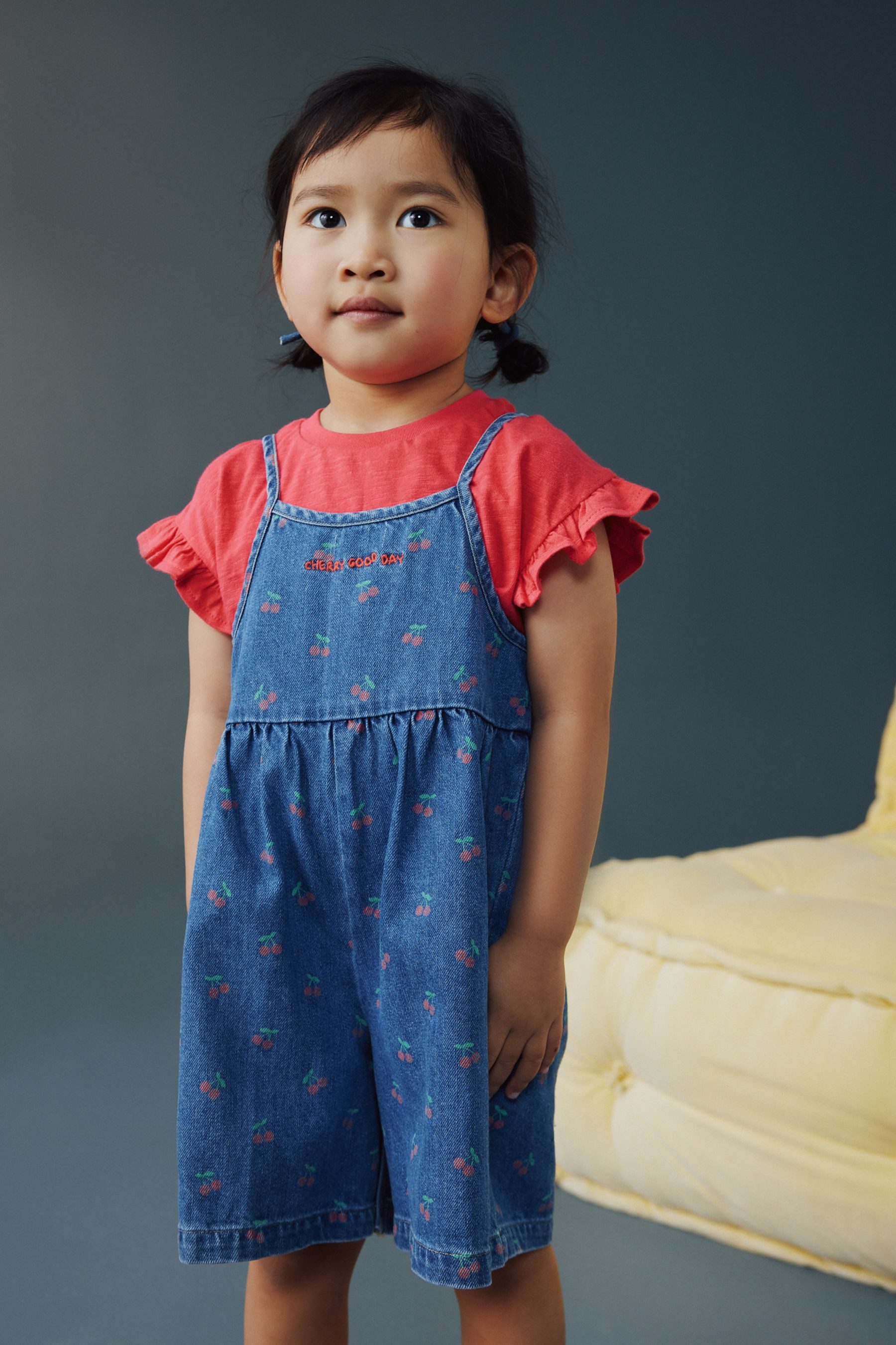 Next Playsuit Denim-Playsuit mit Kirschstickerei und T-Shirt (2-tlg)