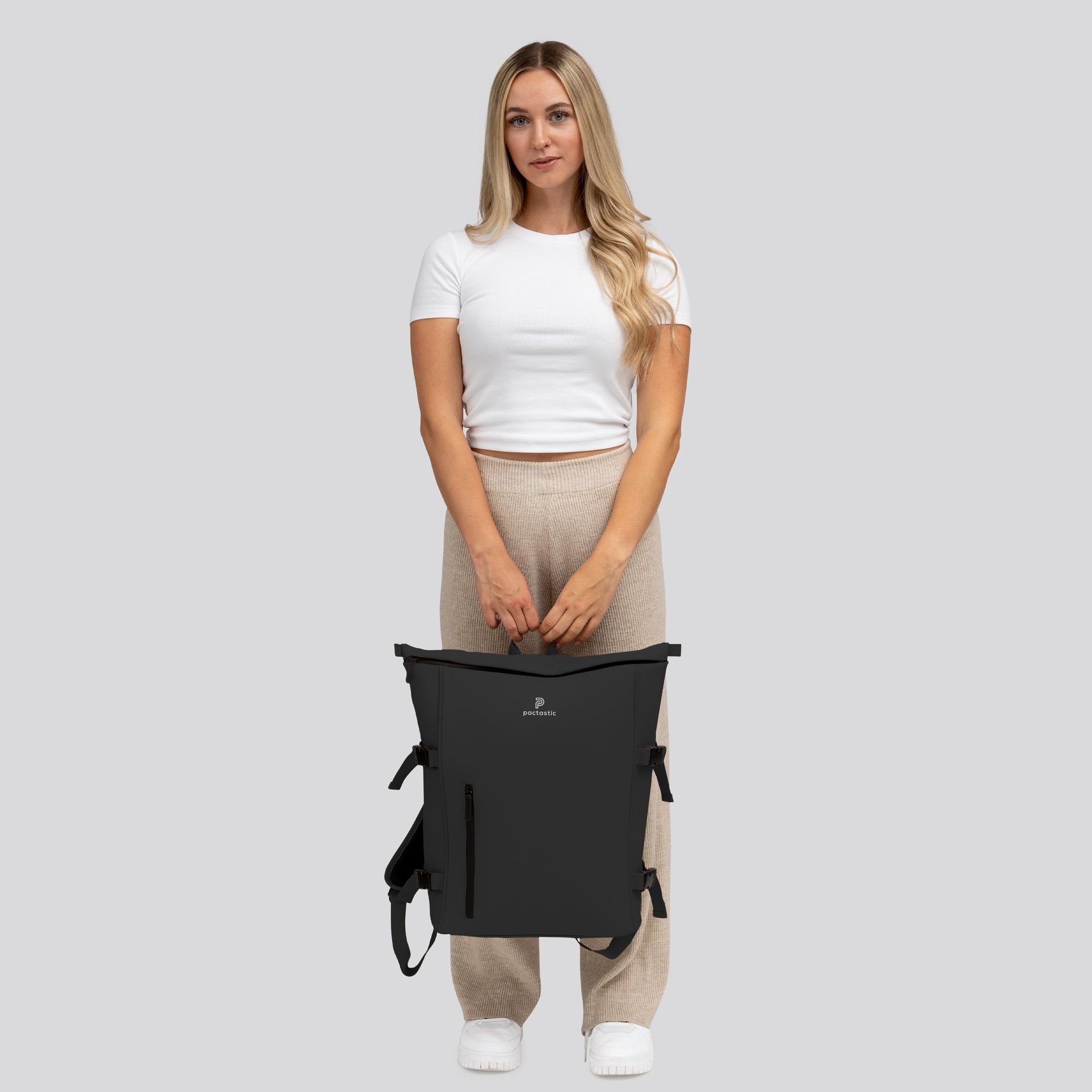 Veganes Tech-Material Urban Collection, black Daypack Pactastic