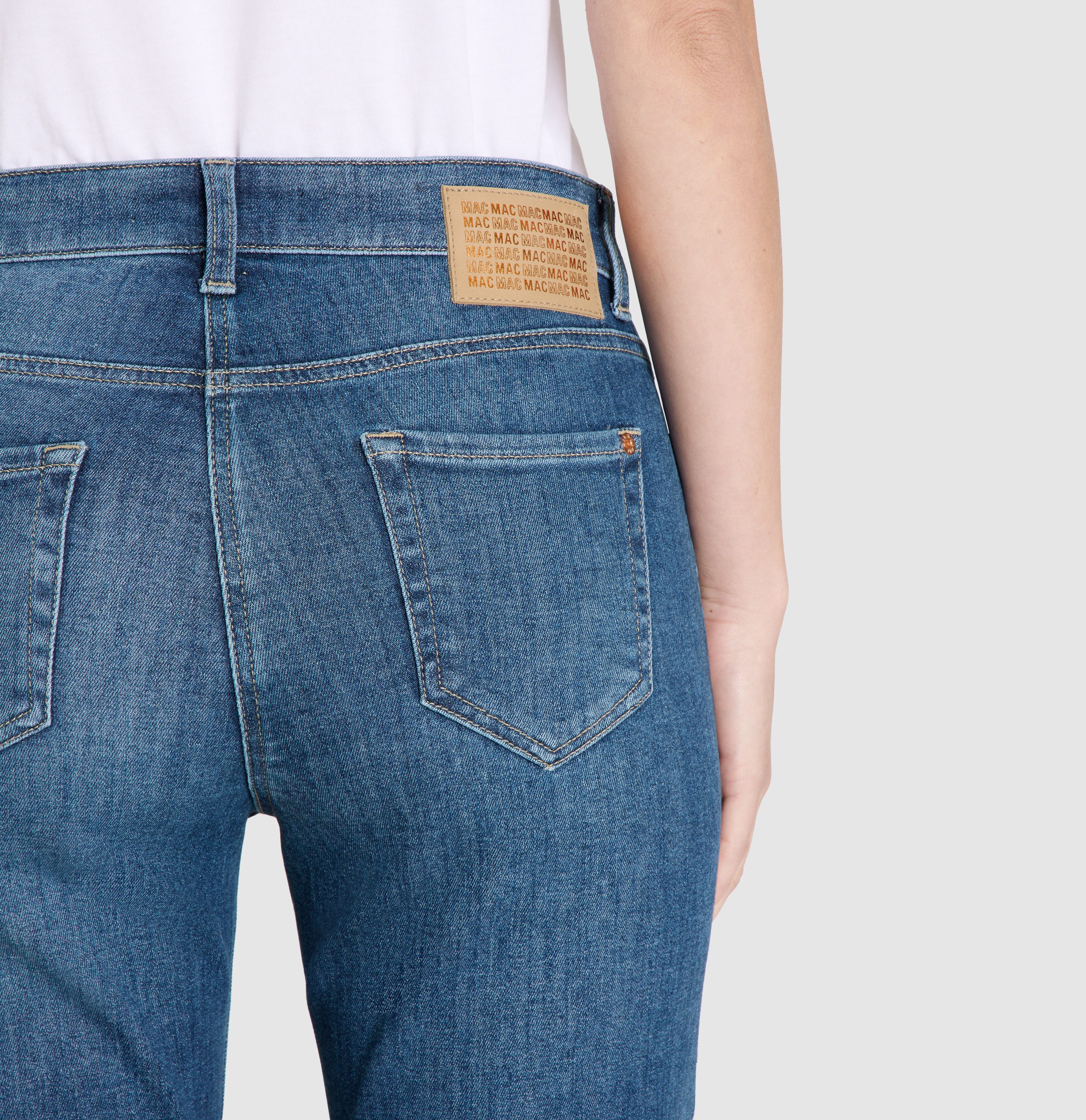MAC Straight-Jeans SUE relax im Four-Pocket Style – Bild 5 von 5