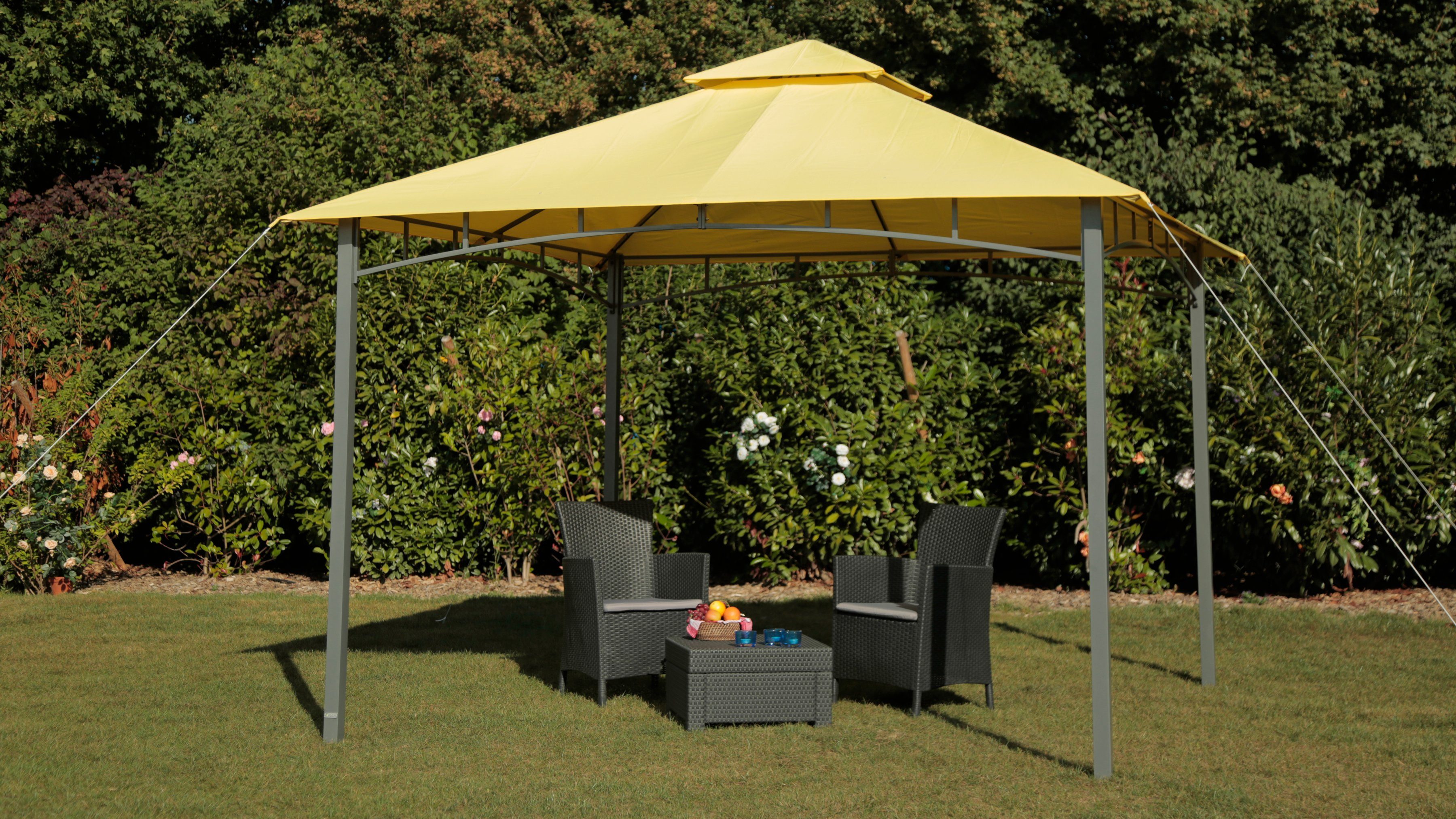 Pergola Mit Schiebedach Und Lamellenruckwand Pergola Moderno Style