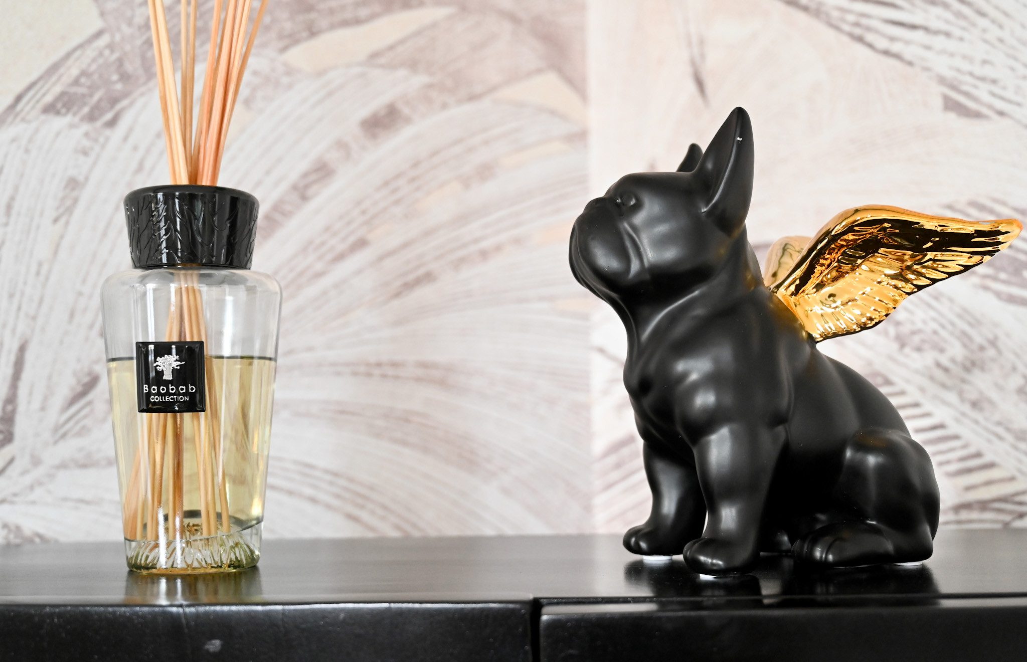 Kare Design Dekofigur Deko Figur Sitting Angel Dog Gold-Schw günstig online kaufen