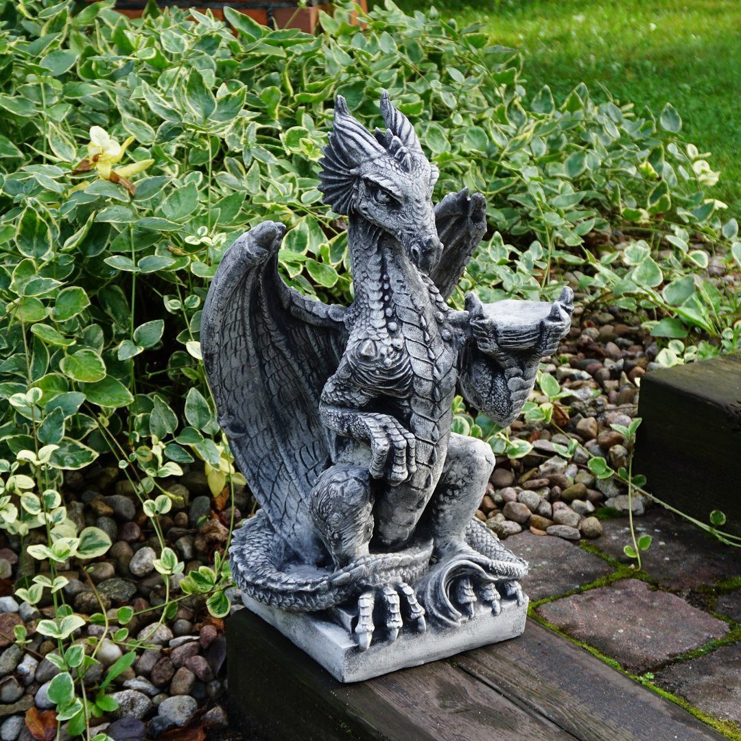 gartendekoparadies.de Gartenfigur Drache auf Sockel, Steinfigur, H. 51 cm, 18 kg, Frostsicher