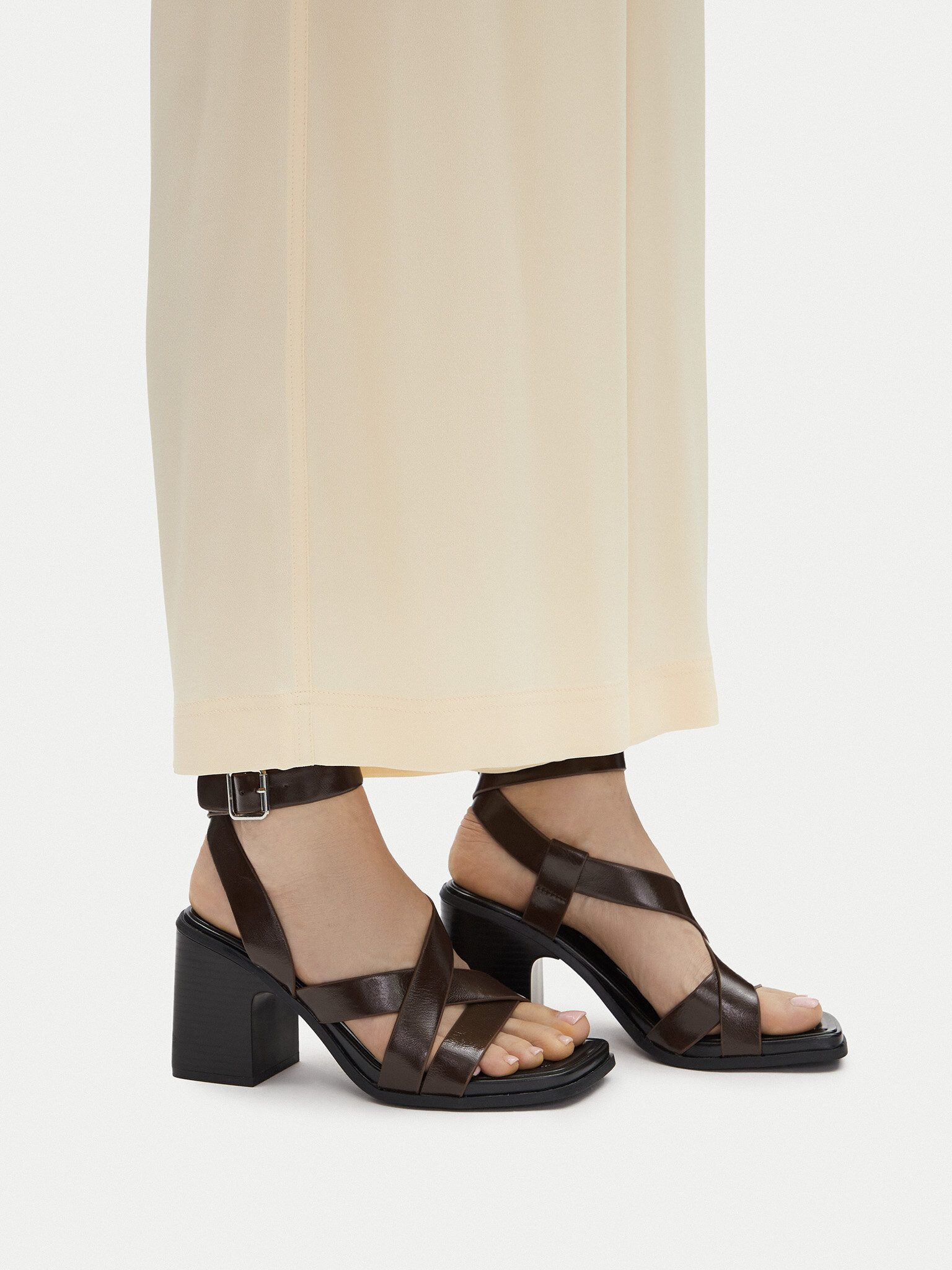 Jenny Jenny Damen Sandals Brown JY012768-1 Sandale