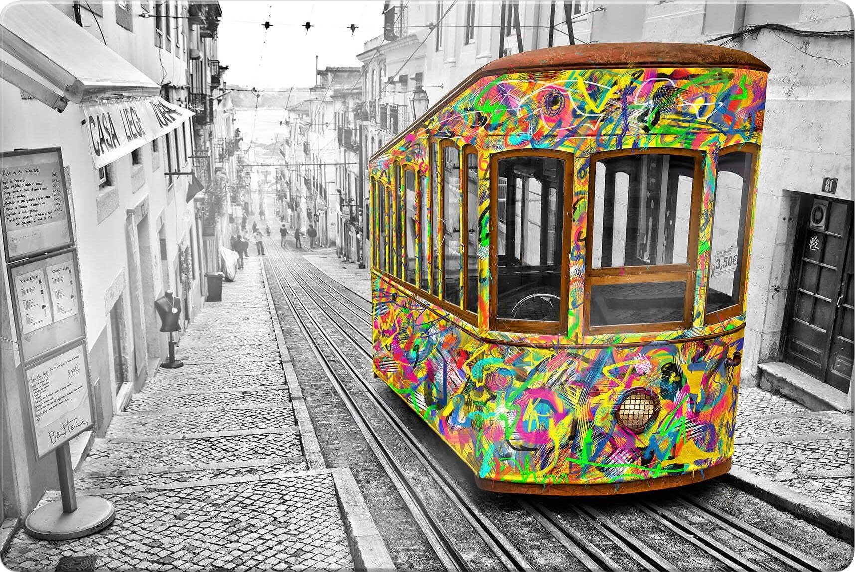 Wall-Art Glasbild Tram in Lissabon, Menschen, Maße (B/T/H): 100/0,4/70 cm