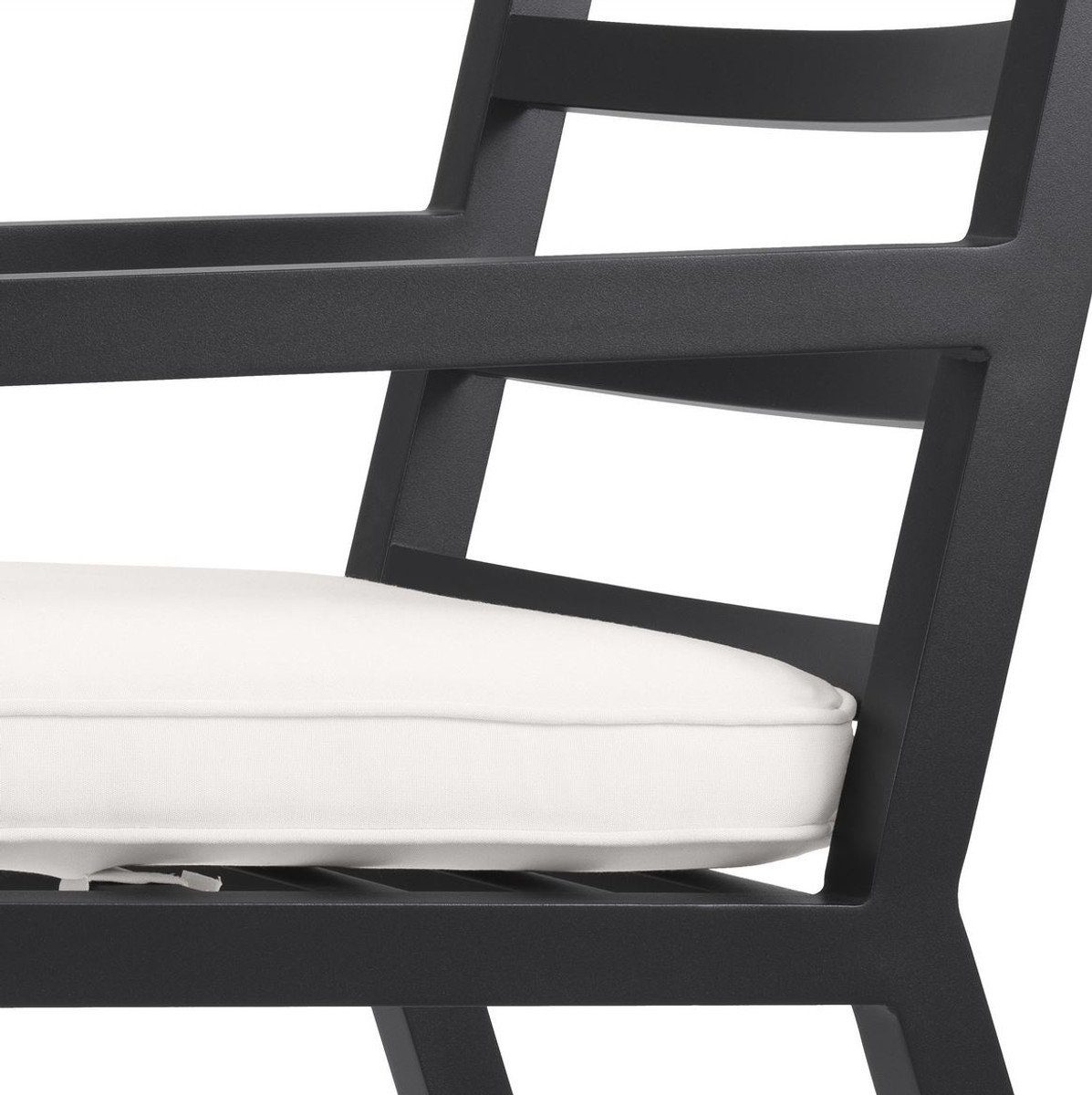 Casa Padrino 66,5 Luxus Garten H. 56 mit Terrassen Wetterbeständiger mit Stuhl Stuhl Armlehnen Aluminium - Sitzkissen Luxus cm x Esszimmerstuhl 87 / x - Qualität Schwarz - Weiß Esszimmerstuhl