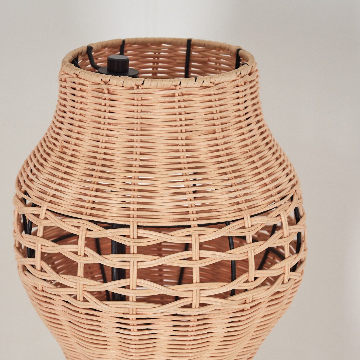 hofstein Stehlampe Stehlampe aus Metall/Rattan in Schwarz/Naturfarben mit Lichteffekt, ohne Leuchtmittel, Leuchte im Retro/Vintage/Boho-Design m. Fußschalter, 111 cm, E27