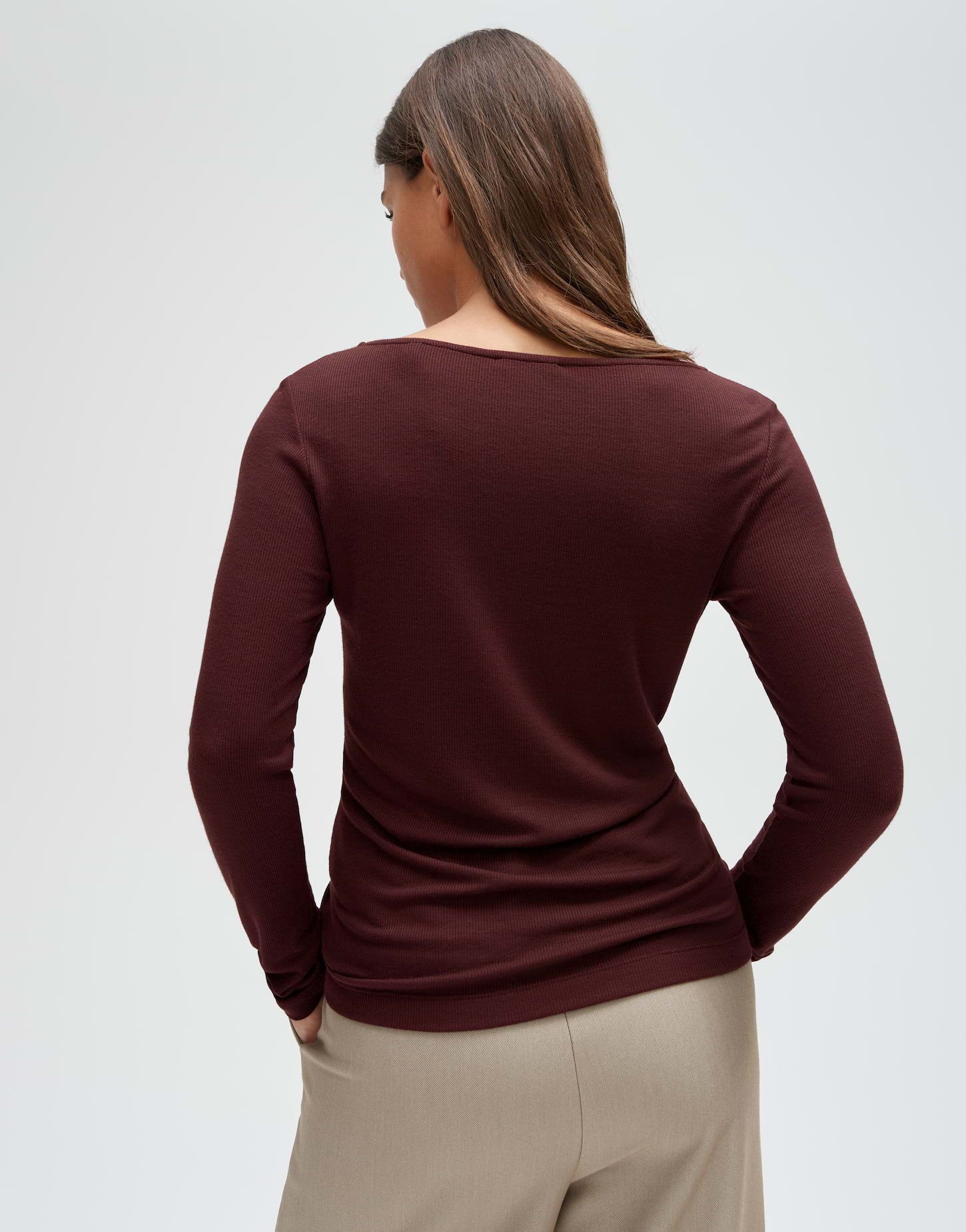 OPUS Longsleeve Smallo aus weichem Jersey Gerader Schnitt mit feiner Rippung und U-Boot-Ausschnitt – Bild 3 von 5