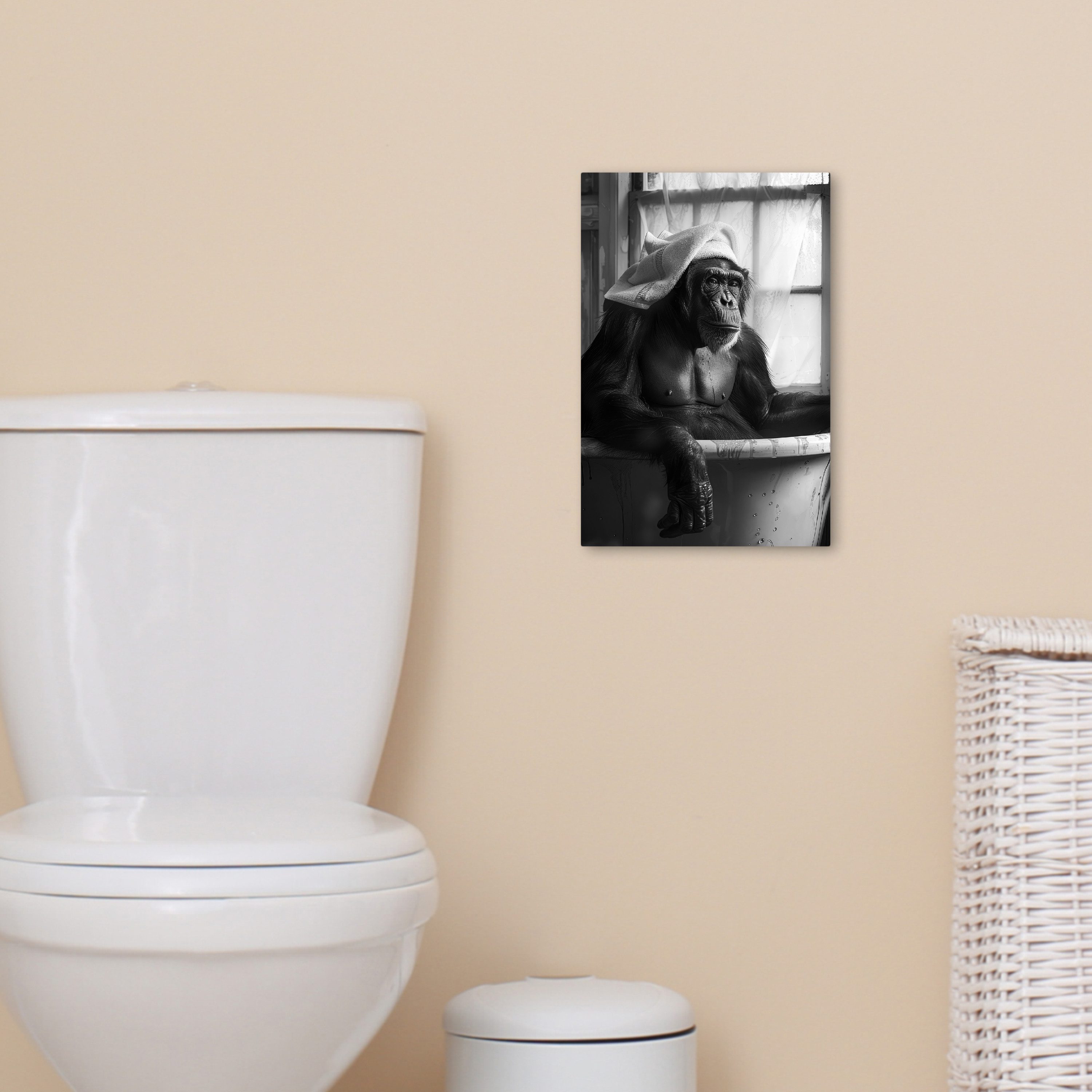 OneMillionCanvasses® Leinwandbild Affe - Tier - Bad - Schwarz - Weiß - Humor, Fotodruck (1 St), Badezimmer Deko, Bilder WC, Toilette Wanddeko 20x30 cm – Bild 5 von 5