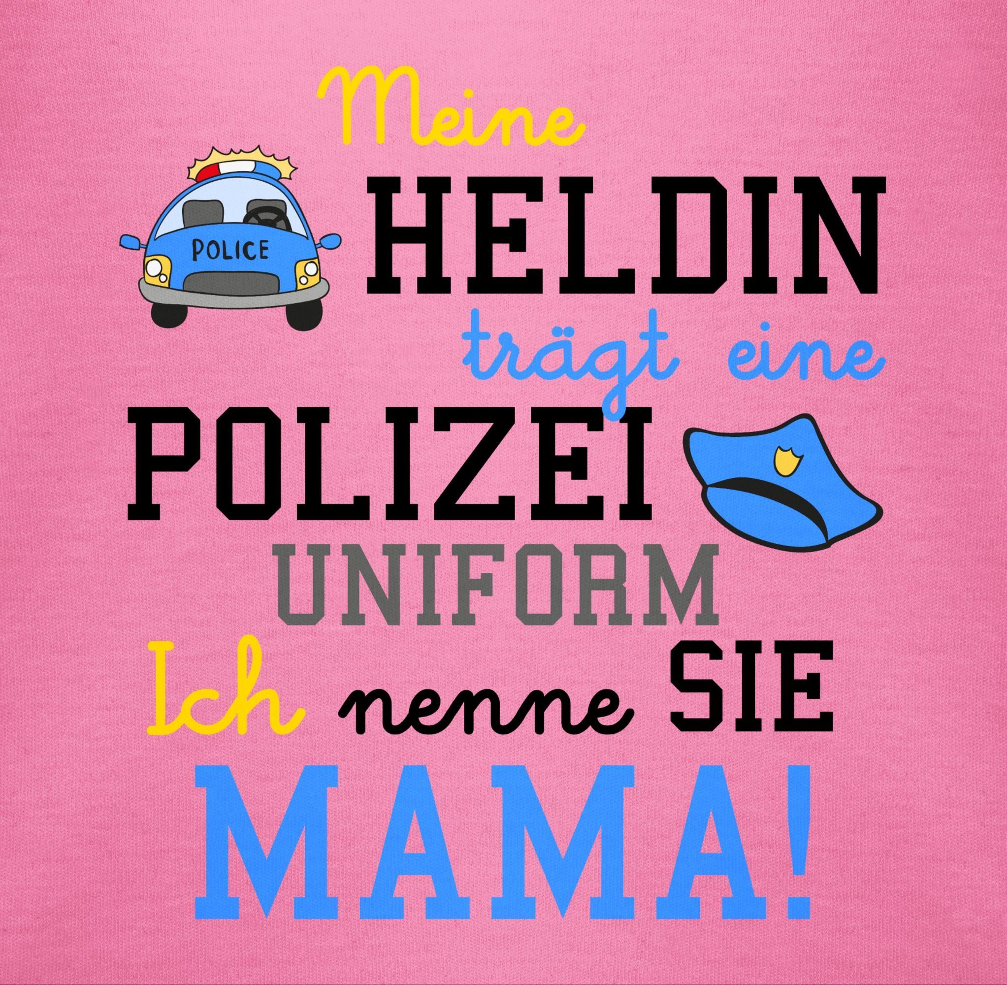 Baby Pol trägt zur Meine Geschenk eine Heldin - Shirtbody Geburt Polizei Event Uniform 2 Pink Mama Geschenke Shirtracer