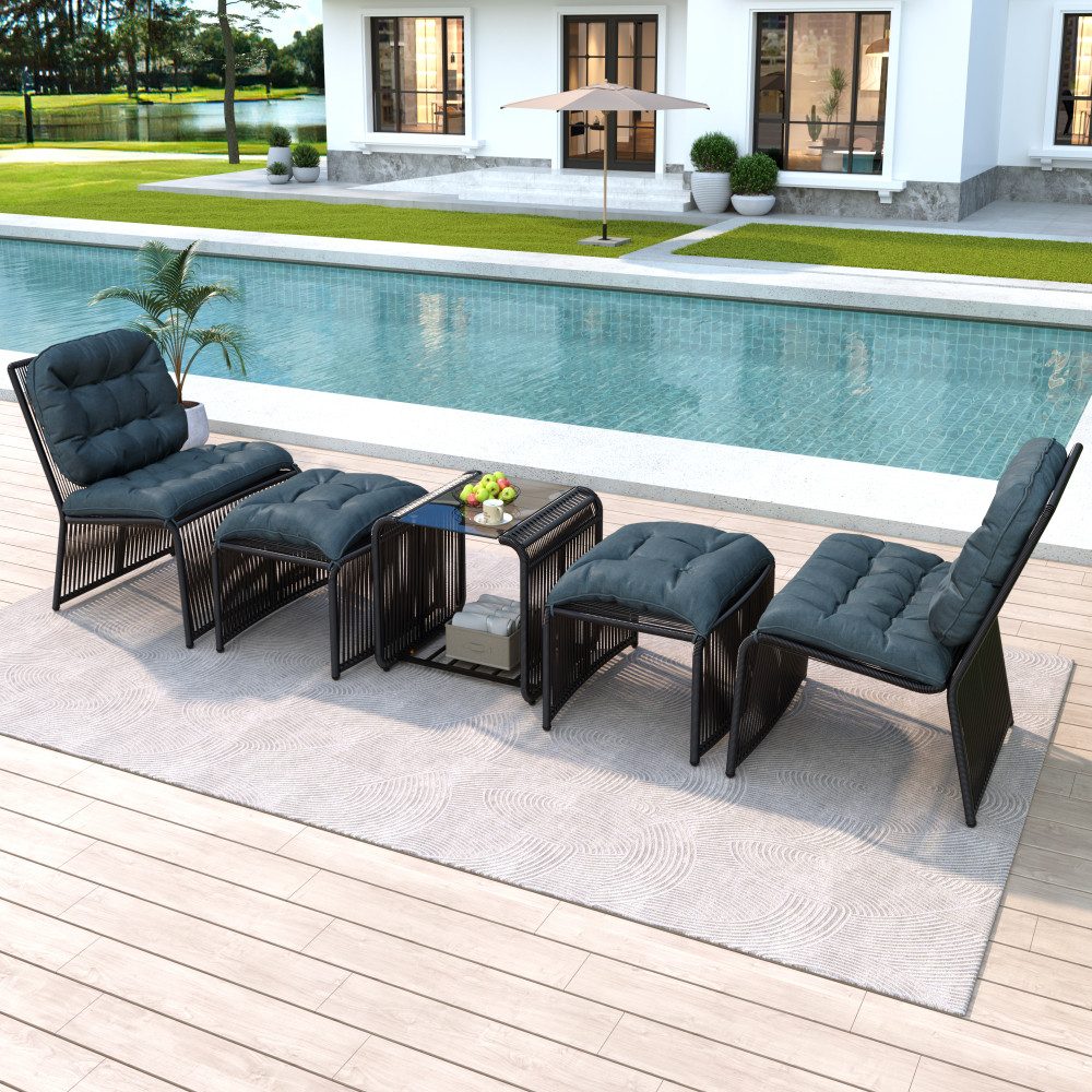 BBG Gartenlounge-Set 5-teiliges Gartenmöbel Set Rattan, wetterfest, extra bequem, (inkl. Kissen & Glasplatte), platzsparendes Balkonmöbel Lounge Set mit Tisch, 2 Stühlen & 2 Hockern