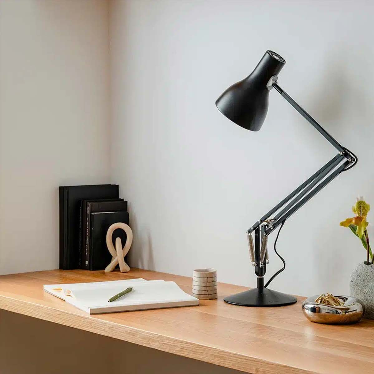Anglepoise Schreibtischlampe Type 75 Tischleuchte, H: max. 90 cm, LED wechselbar, 2700K, Flexibler Arm, inkl. LED-Leuchtmittel