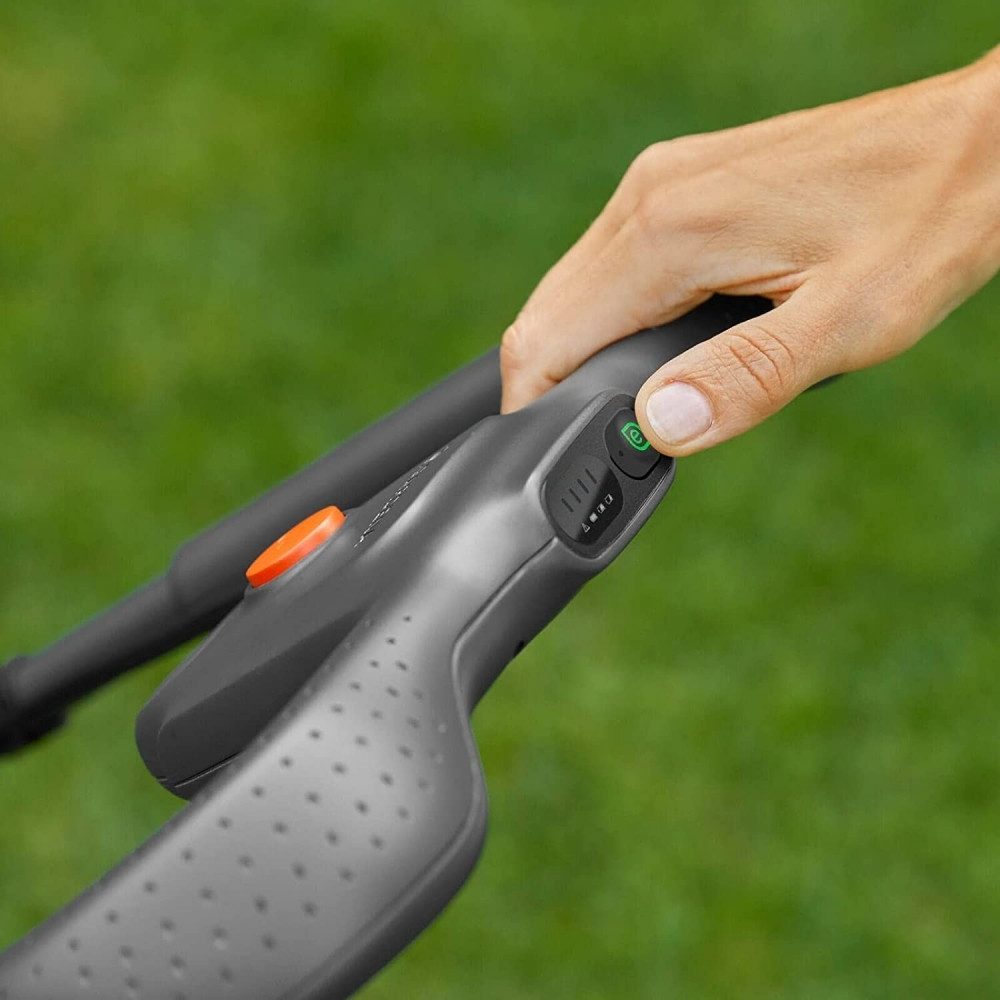 GARDENA Elektrorasenmäher Gardena Akku-Rasenmäher PowerMax 32/18V P4A solo, 32 cm Schnittbreite