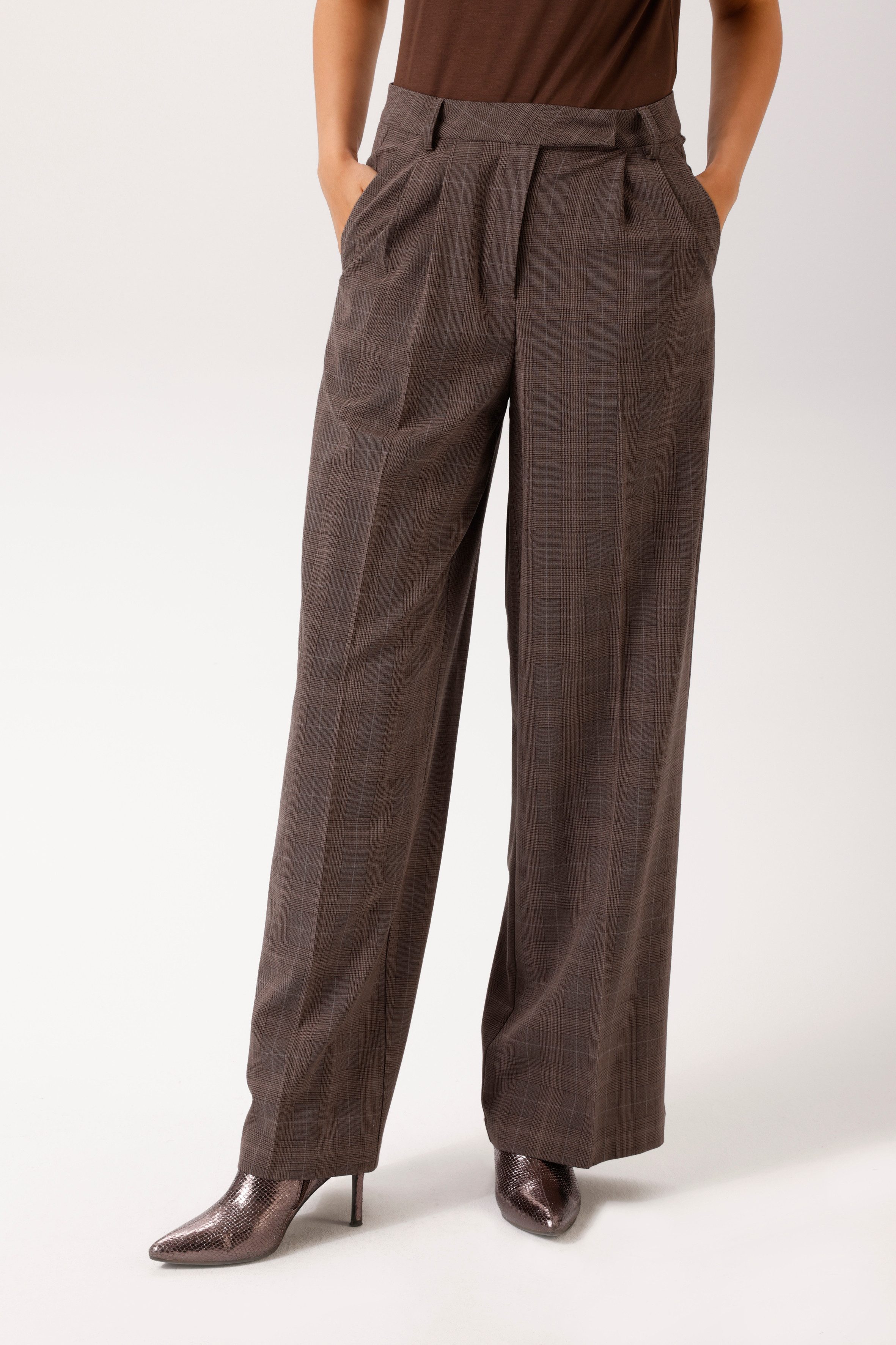 Aniston CASUAL Bundfaltenhose im dezenten Karo-Dessin - NEUE KOLLEKTION. € 49,99, (€ 49,99 pro 1 Stk).
