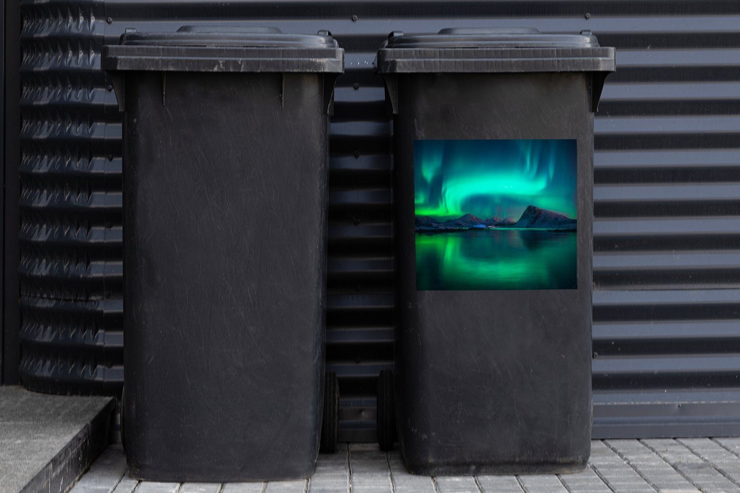 MuchoWow Wandsticker Nordlichter - - (1 Mülltonne, Abfalbehälter Norwegen Mülleimer-aufkleber, Container, St), Berge Sticker