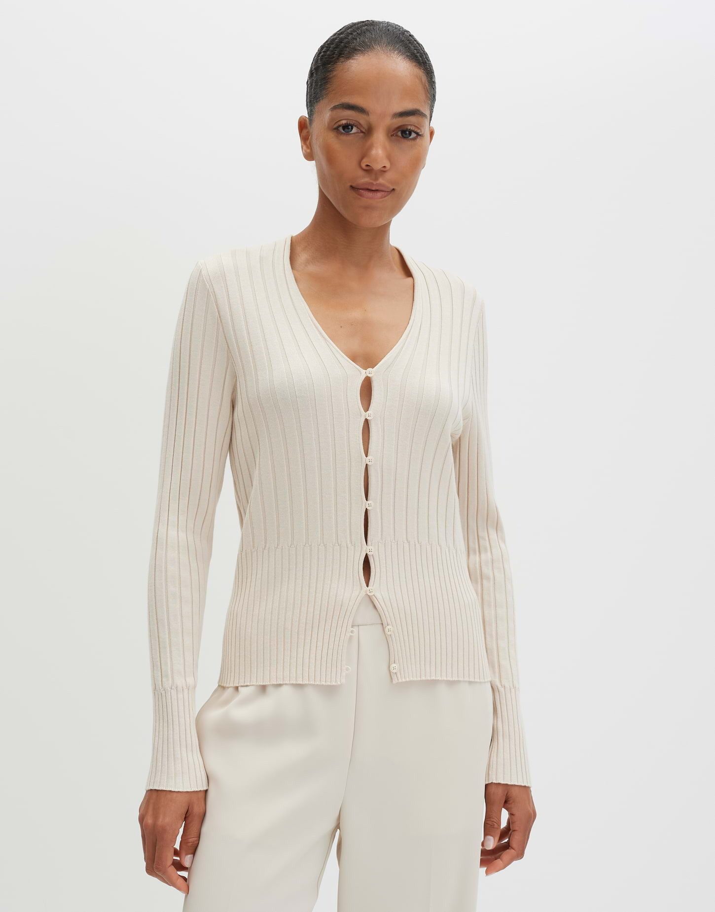 someday Strickjacke Tulen aus Rippstrick V-Neck mit Knöpfen, figurbetont und vielseitig