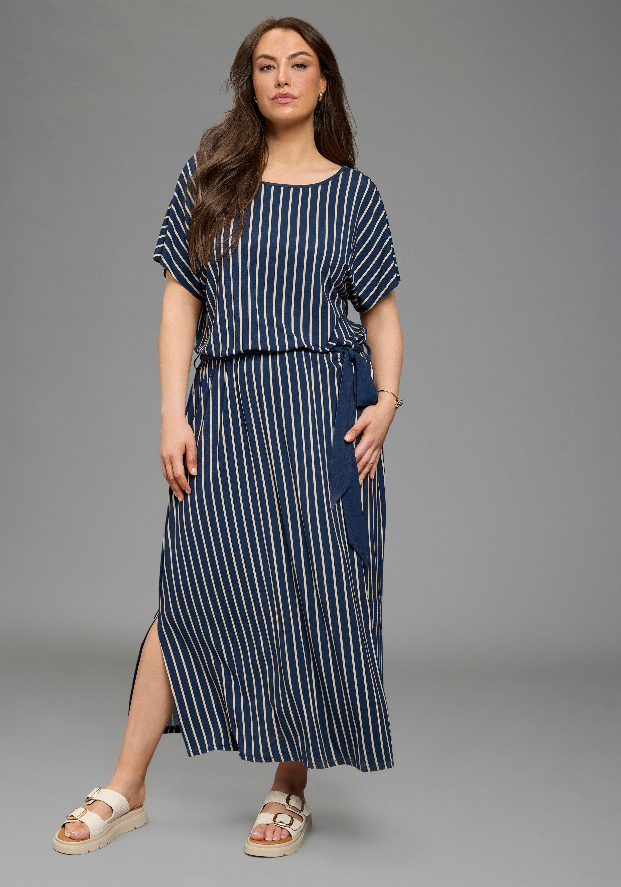 Laura Scott CURVE Maxikleid in modernem Streifen-Design