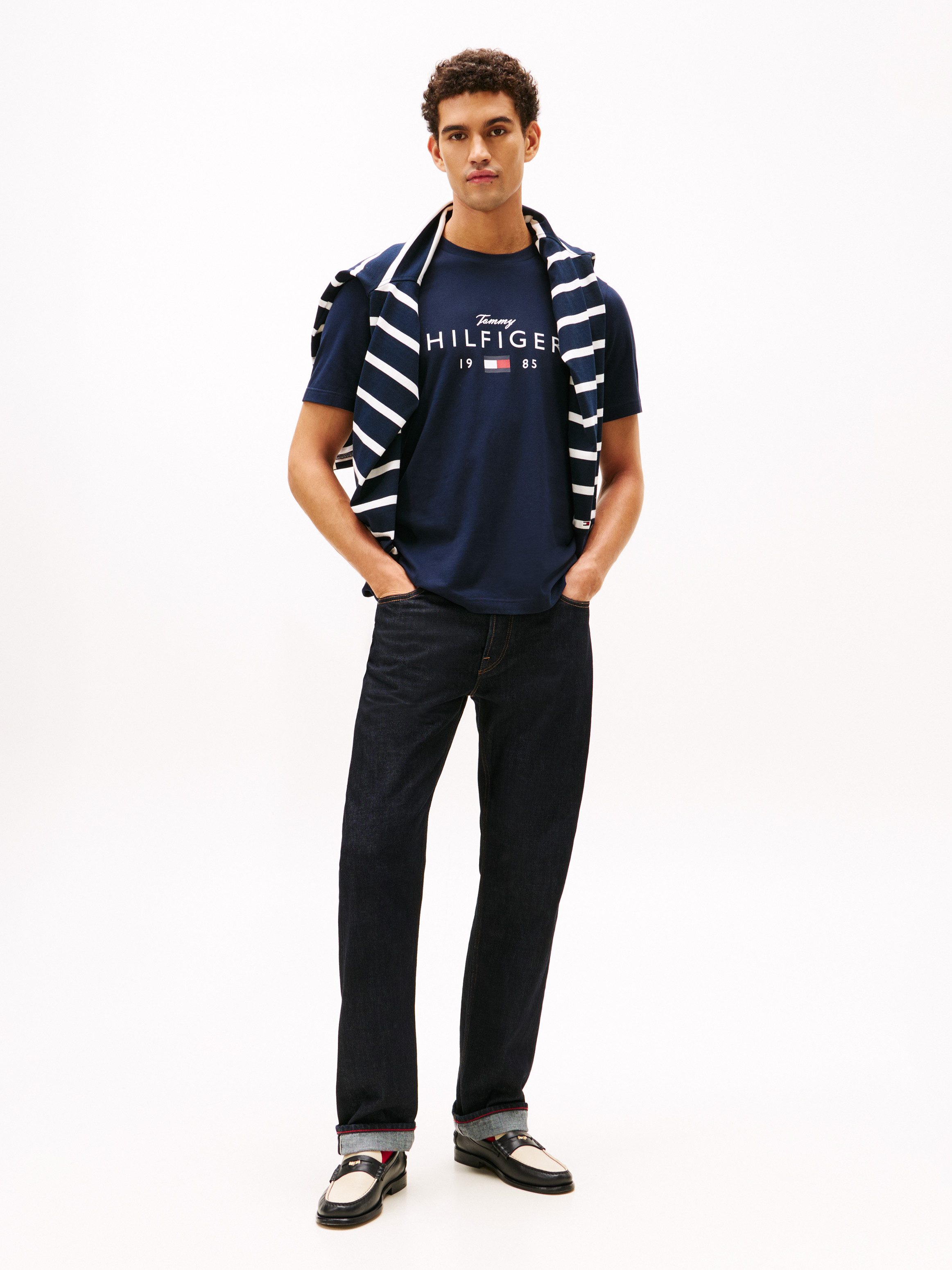 Tommy Hilfiger T-Shirt BRAND LOVE BIG HILFIGER regular fit, Rundhals, Jersey, mit Logo-Grafik