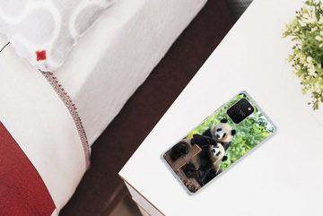 MuchoWow Handyhülle Panda - Brücke - Natur, Phone Case, Handyhülle Samsung Galaxy S10 Lite, Silikon, Schutzhülle