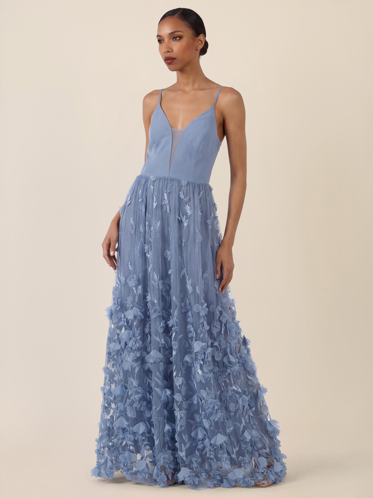 Apart Abendkleid mit 3D-Blüten und Tüllrock