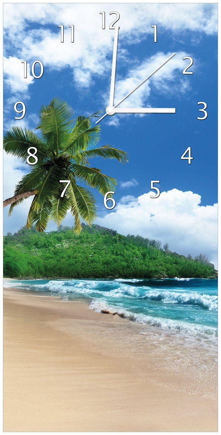 Wallario Wanduhr Urlaub auf den Seychellen unter Palmen am Sandstrand (Uhr aus Acryl)