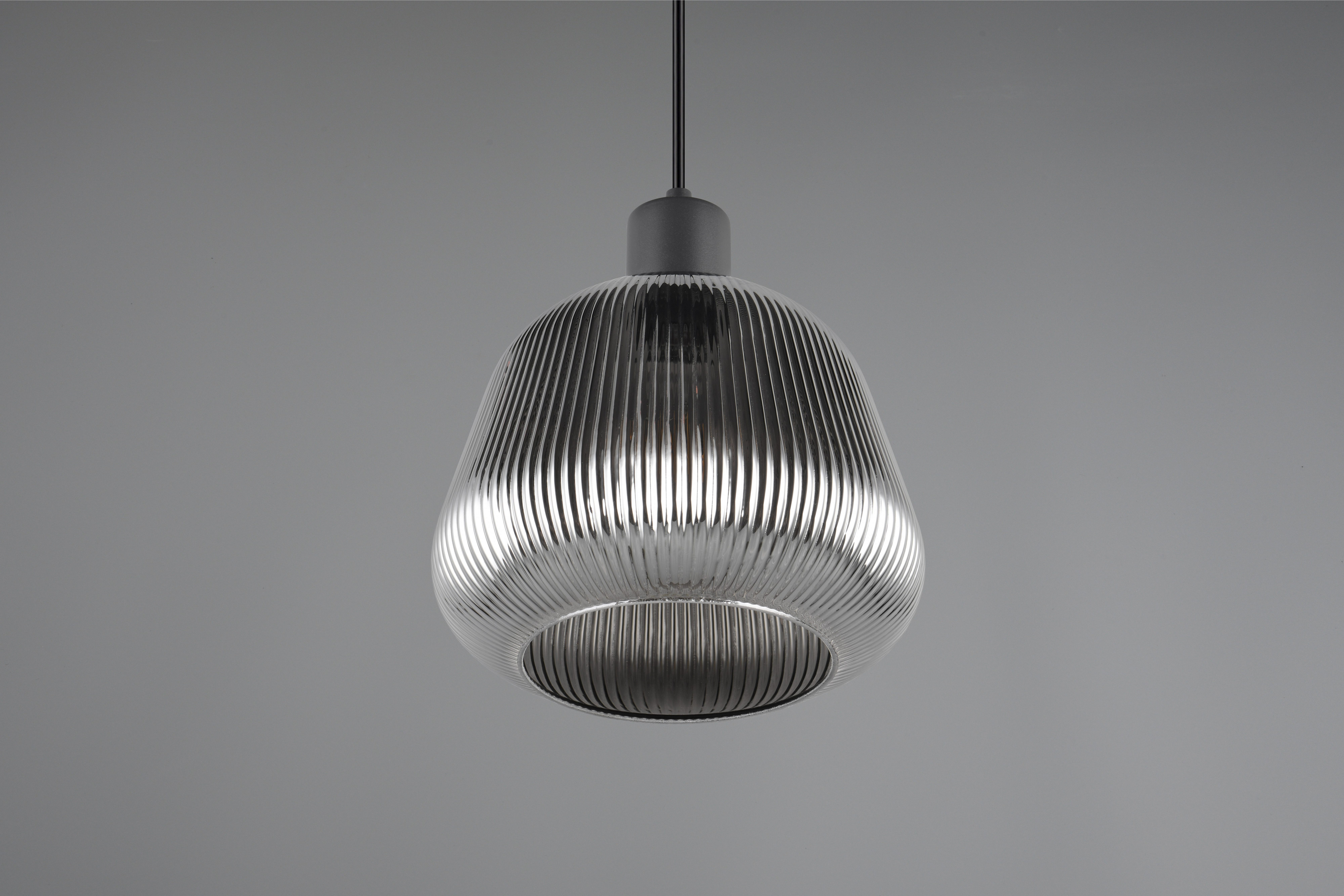 TRIO Leuchten Pendelleuchte TARIFA, 1-flammige Hängeleuchte exkl 1xE27 max 25W, Glas Hängelampe, Leuchtmittel wechselbar, warmweiß - kaltweiß, höhenverstellbar max 150cm Glas in Riffeloptik und leicht verspiegelt