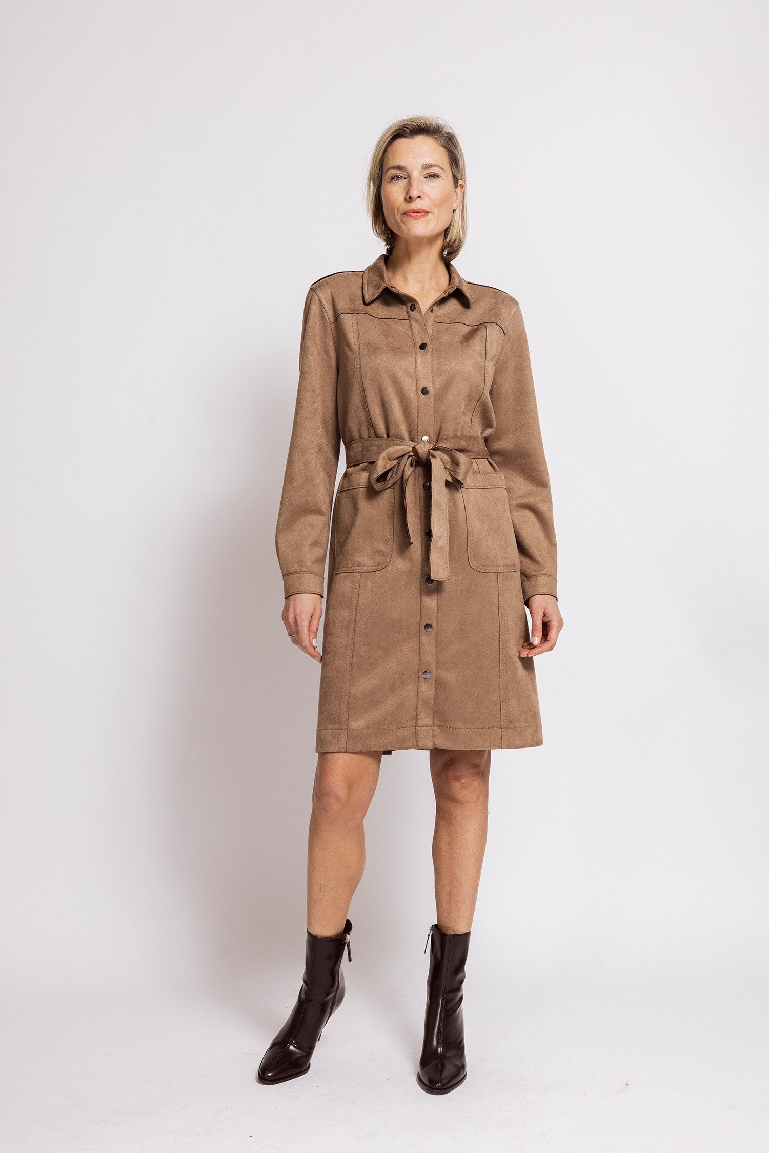 Zhrill Hemdblusenkleid ADENI Velours-Optik, unifarben, mit Bindegürtel – Bild 3 von 4