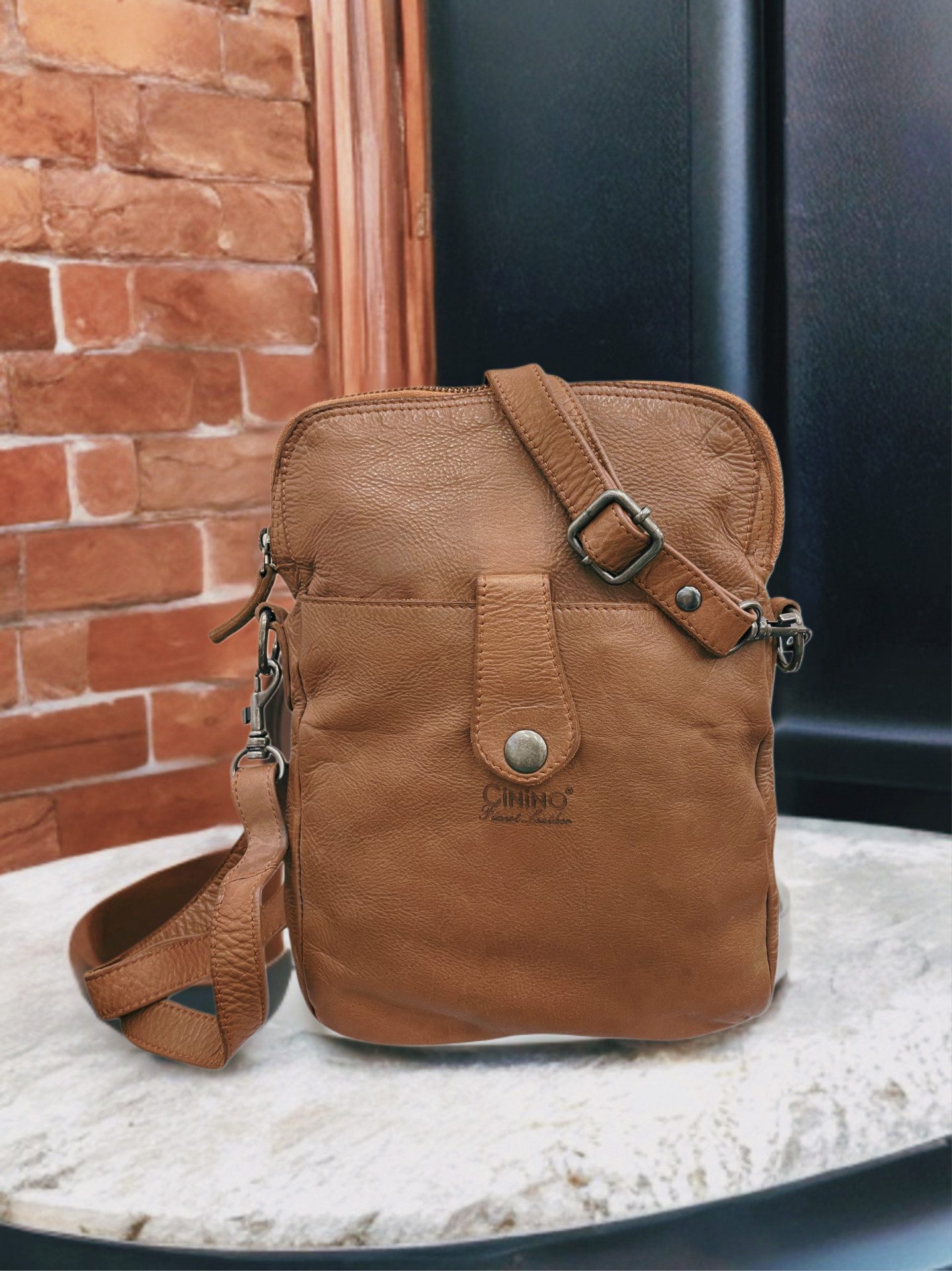 Cinino Handtasche Rubin, Washed Ledertasche Umhängetasche günstig online kaufen