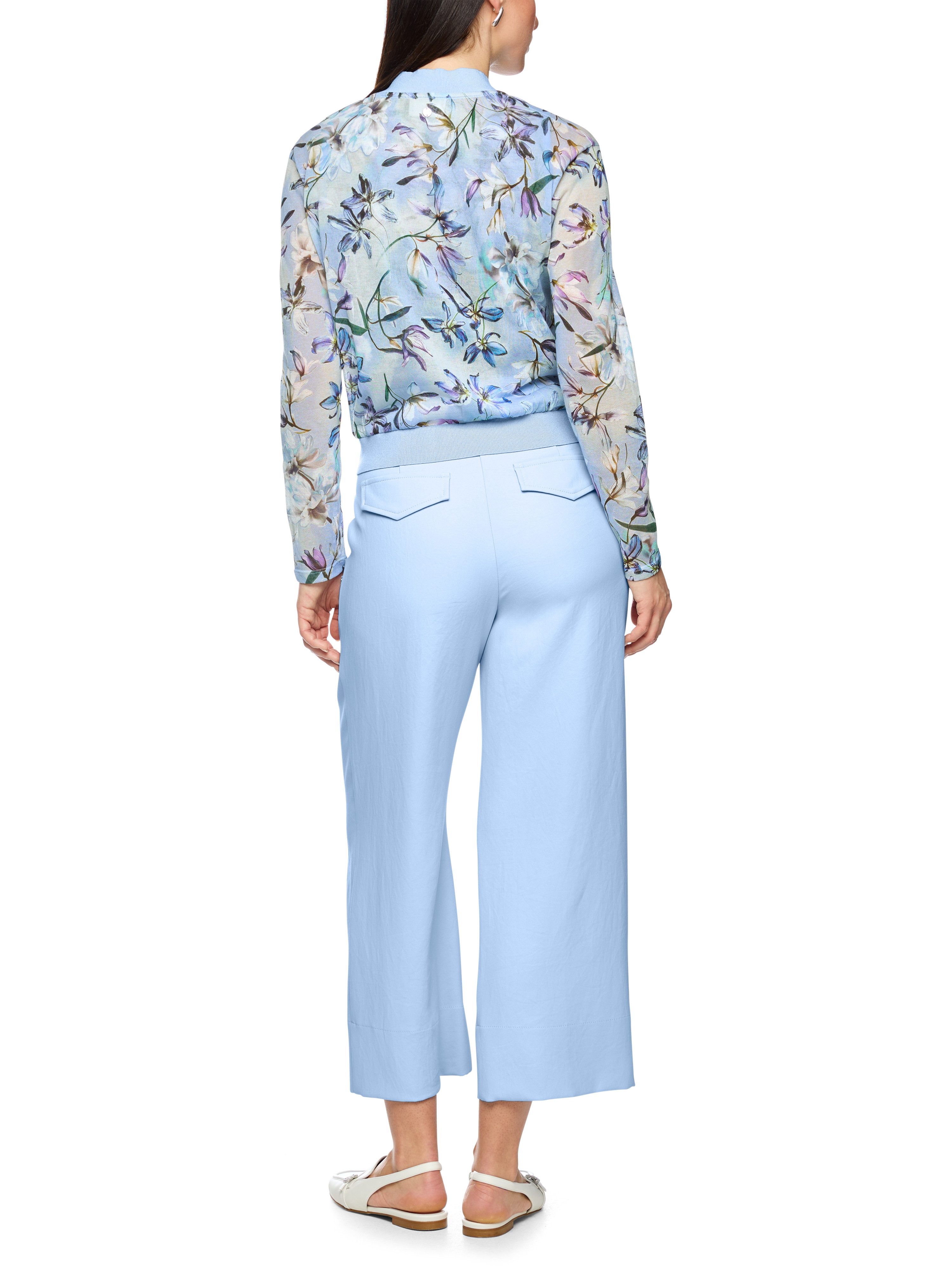 Marc Cain Strickjacke Serene Hues Premium Damenmode Allover-Blumenmotiv, im Blouson-Stil, 2-Wege-Reißverschluss