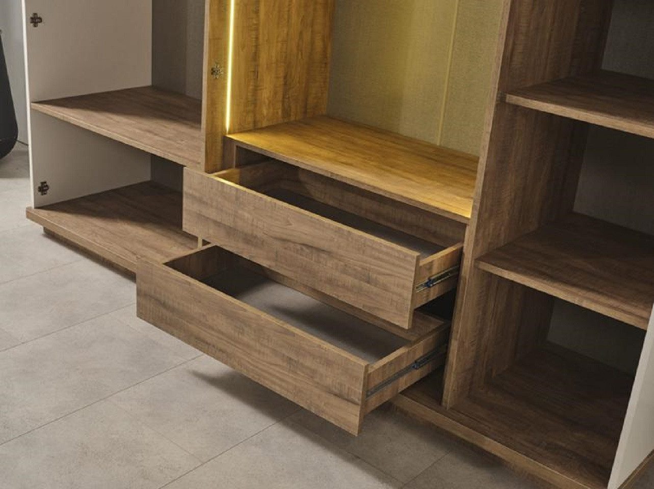 JVmoebel Kleiderschrank Beige Kleiderschrank Ankleideschrank Schrank 5 türiger (1-St., Kleiderschrank) Made in Europa