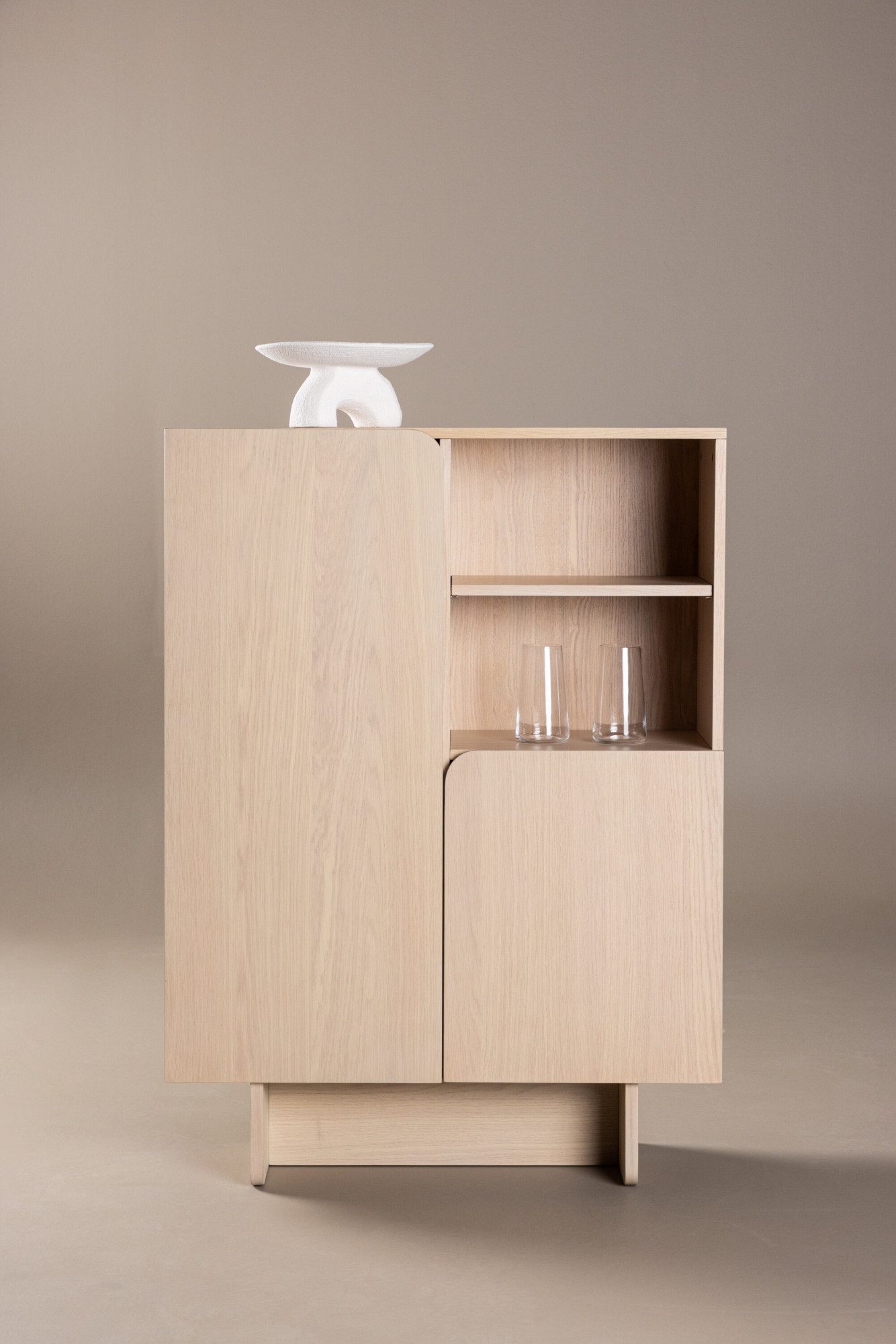 Venture Home Stauraumschrank Tyresö, Stauraumschrank, Höhe 110 cm Stauraumschrank, Lackierung, kultiviert, modern, vielseitig