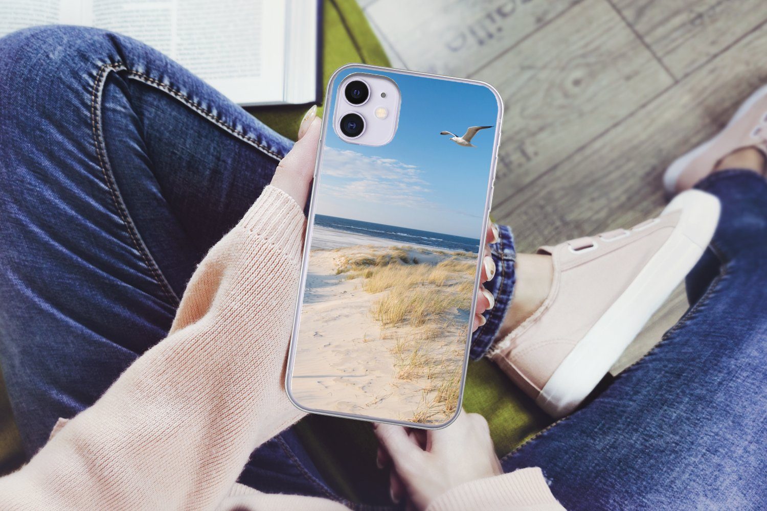 MuchoWow Handyhülle für Apple iPhone 11 Düne - Möwe - Strand - Meer - Sonne, Smartphone-Bumper, Print, Handy Schutzhülle Dünn