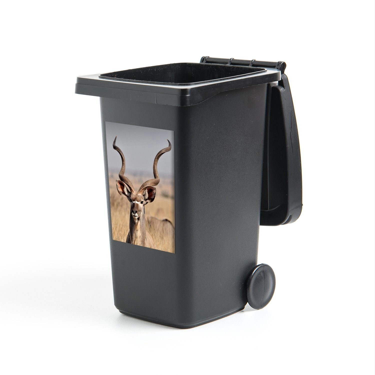 MuchoWow Wandsticker Großer Kudu im Container, Abfalbehälter Gras Mülltonne, St), hohen Mülleimer-aufkleber, (1 Sticker