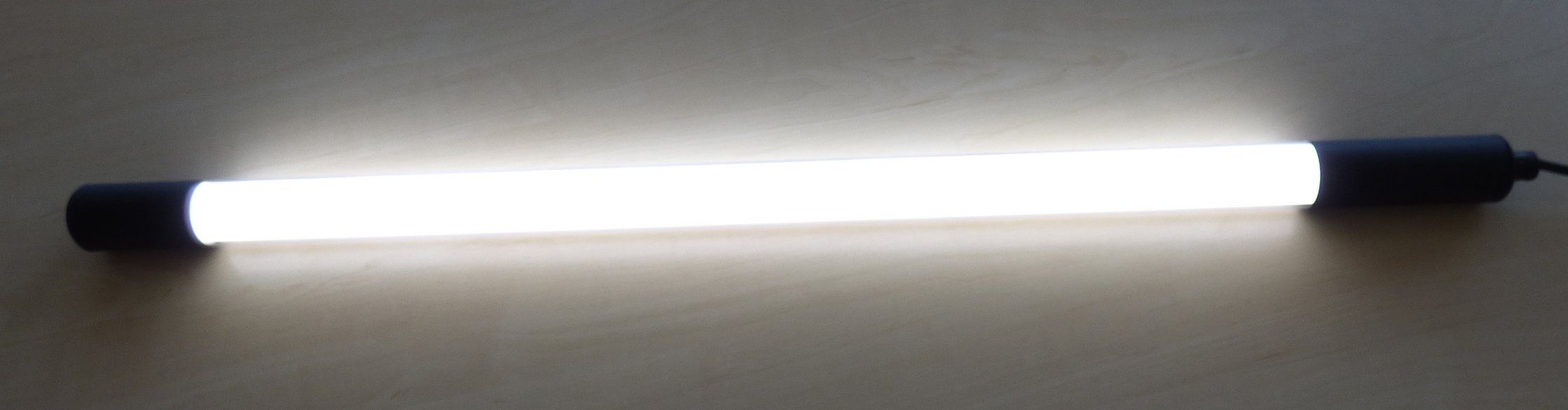 XENON LED Wandleuchte LED Slim Leuchtstab 63cm Ø30mm Kunststoff Röhre Kalt Weiß, LED Röhre T8, Xenon Kalt Weiß, 8855