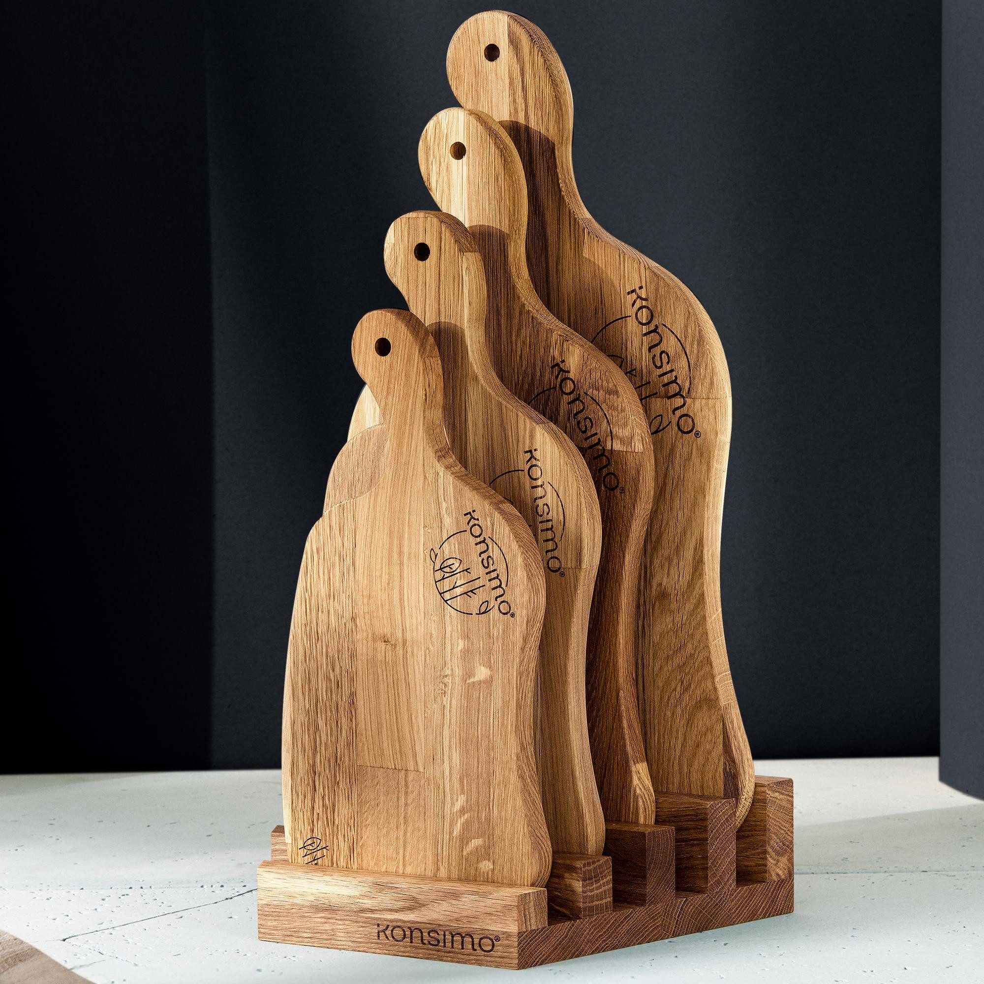 KONSIMO® Schneidebrett LIVO, HEMERO Schneidebrett-Set mit Brettständer, Massivholz Eiche, (Maße: von 33 cm bis 48 cm, 4-St, inklusive Brettständer), Premium Designschneiderbrett, Massivholz, Handgefertigt