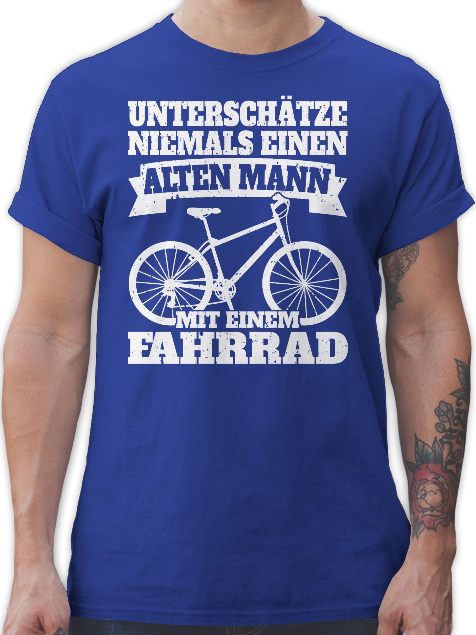 Shirtracer T-Shirt Unterschätze niemals einen alten Mann mit einem Fahrrad - weiß Fahrrad Bekleidung Radsport 03 Royalblau