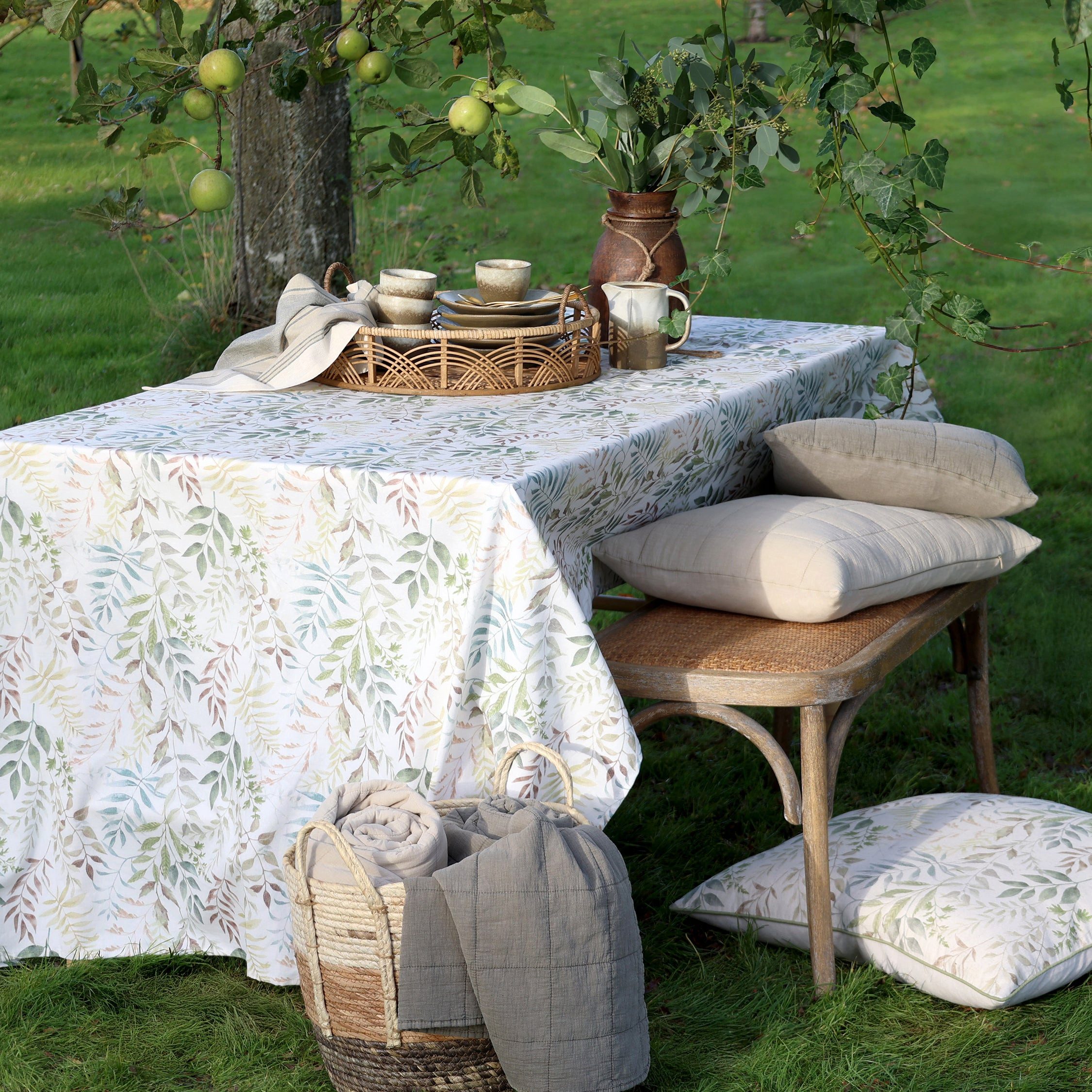 Chic Antique Tischdecke Chic Antique Aix Tischdecke Creme mit Blattmuster