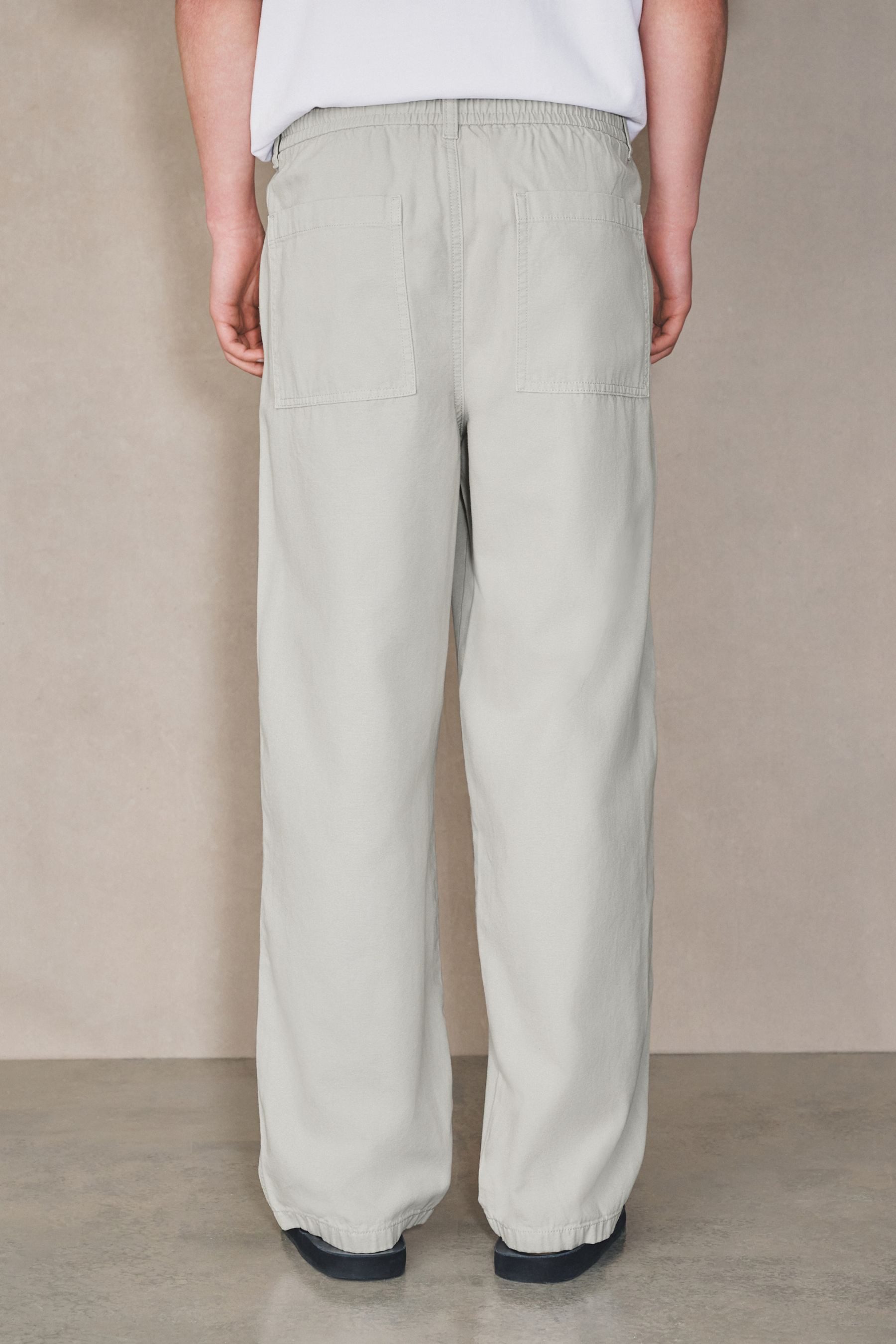 Next Dehnbund-Hose EDIT Baggy Fit Chinohose mit Elastikbund (1-tlg)