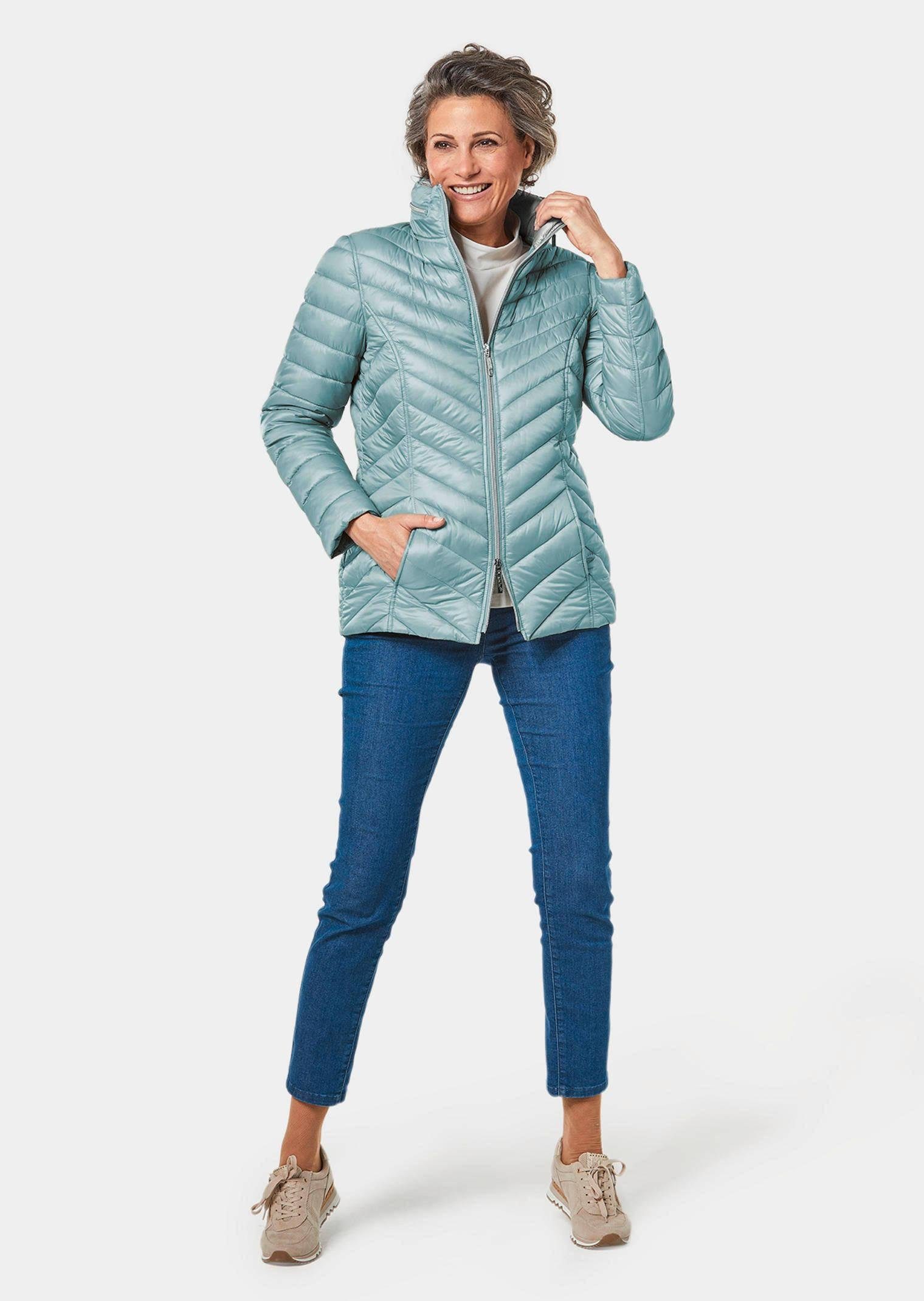 GOLDNER Steppjacke Kurzgröße: Leichte Steppjacke mit Diagonalstepp Unifarbenes Design mit modernem Stehkragen und geradem Saum