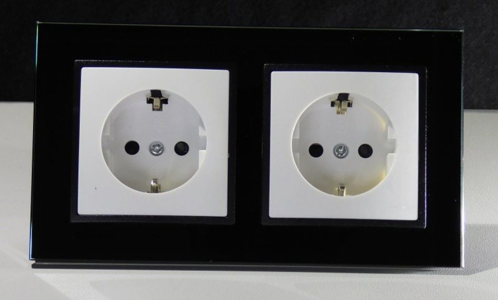 Lichtideen Schalter 7844 Abelka Nuovo schwarz GLAS 2 x Schukosteckdose 230 Volt 16 Ampere (Taster, Schalter, Anennendose, Steckdose mit USB lieferbar)