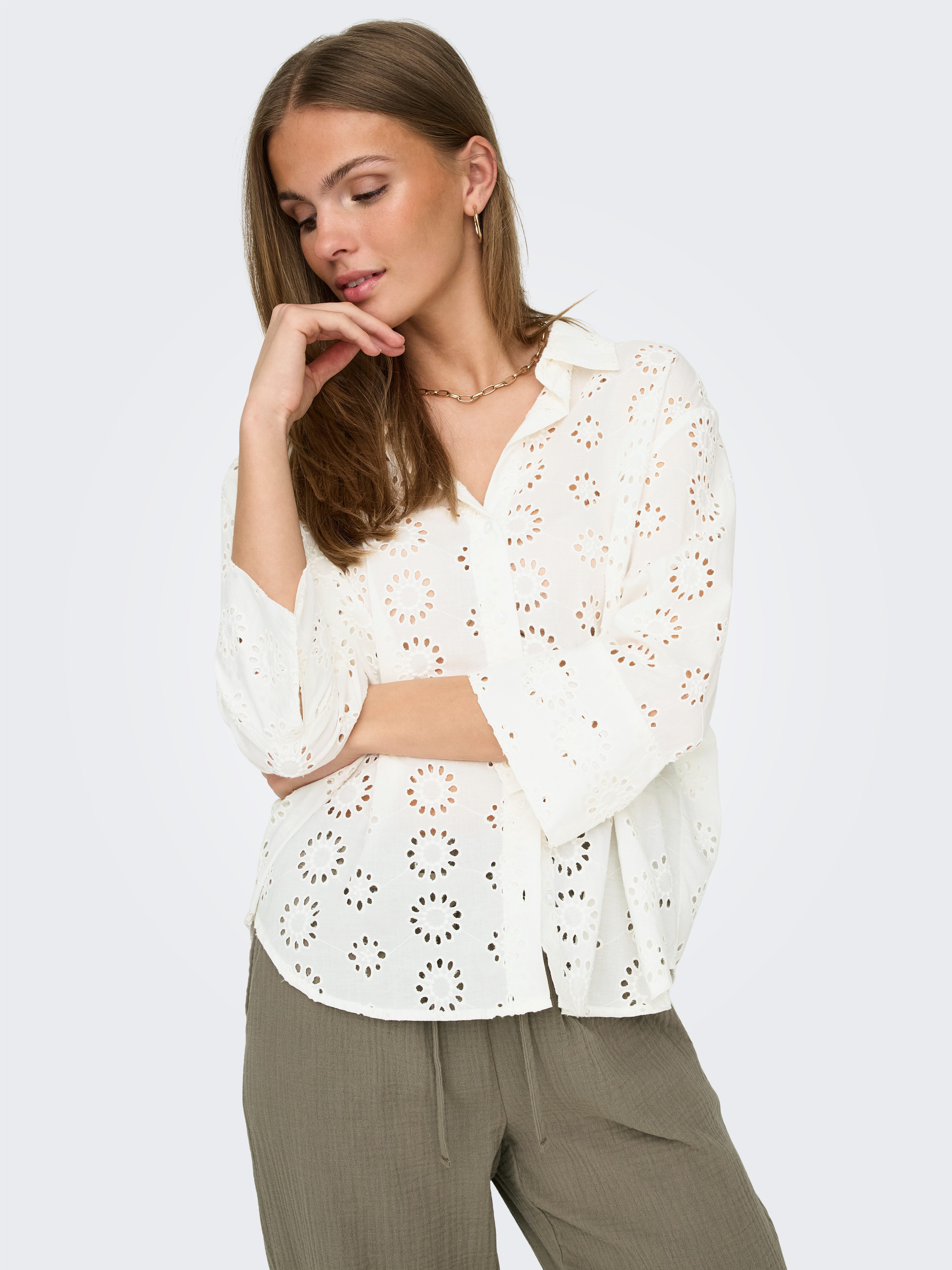JDY Hemdbluse JDYTALLIE 3/4 LONG SHIRT WVN NOOS mit Lochstickerei-Detail