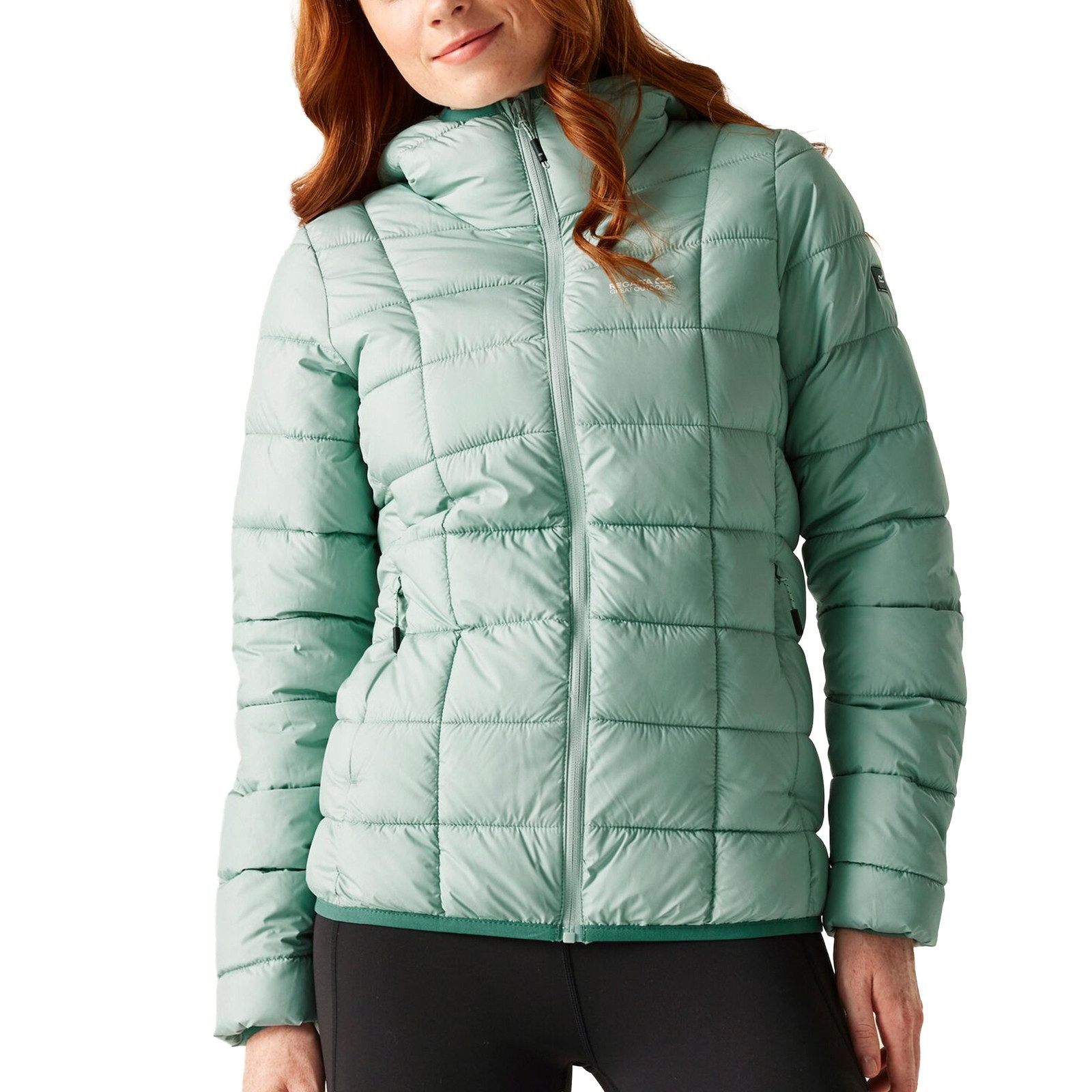 Regatta Steppjacke Asper mit Markenschriftzug auf der Vorderseite