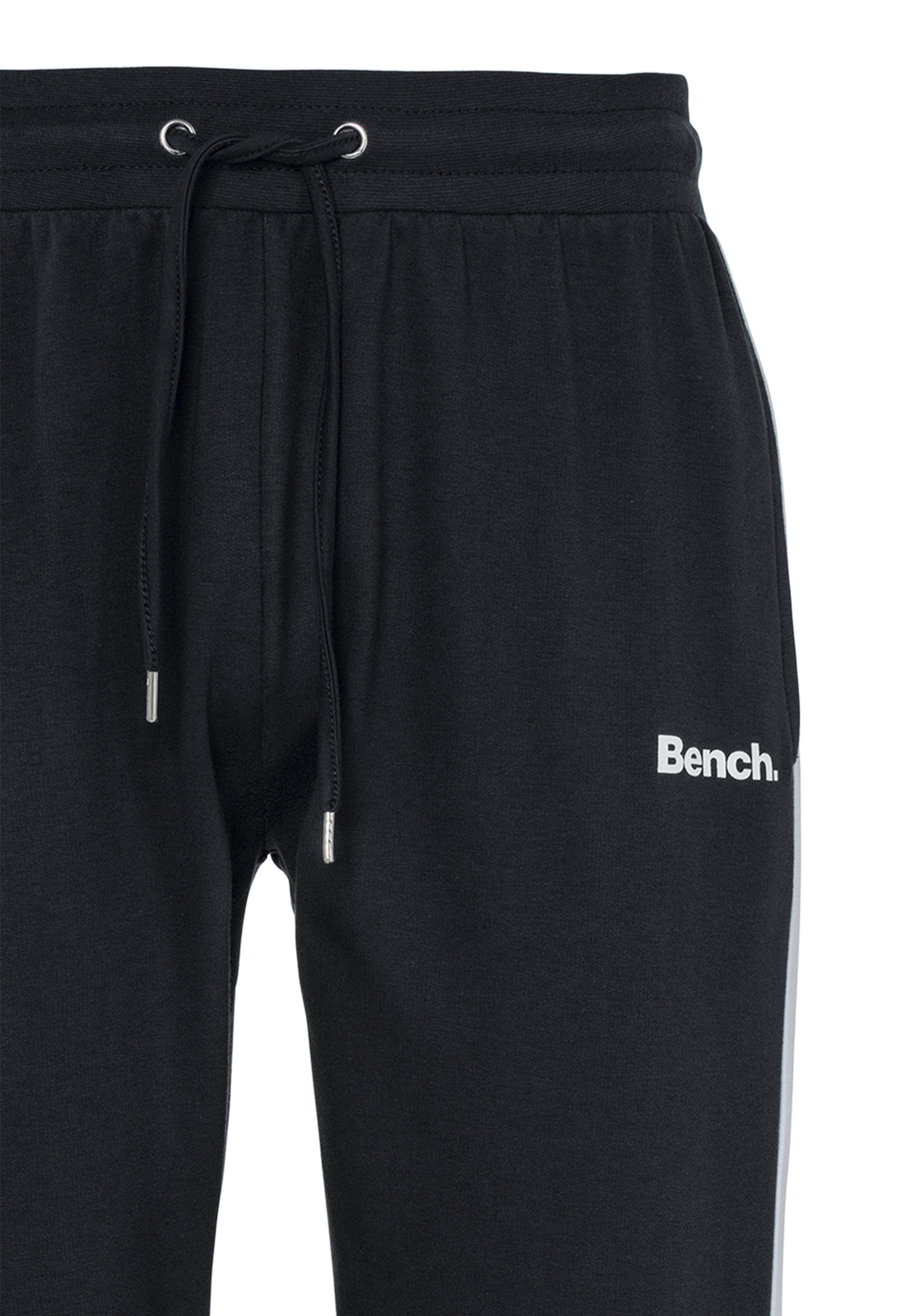 Sweathose mit Loungewear Beinabschluss Bündchen am Bench. schwarz