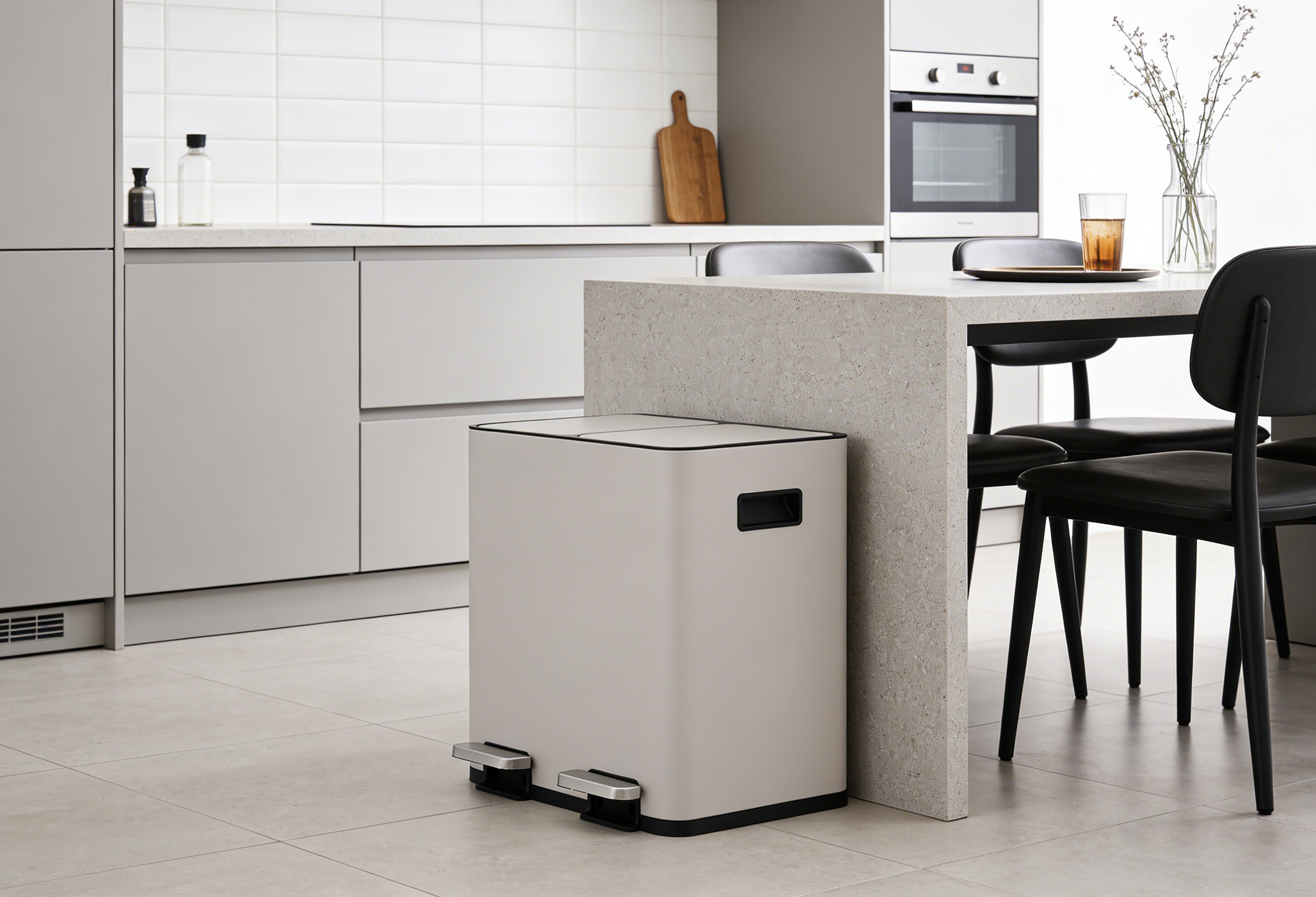 OTTO home Mülleimer Garrin, Soft Close, m. 2 Fächern, Fassungsvermögen 2x15 L bzw. 2x30 L, Mülltrennsystem mit 2 separaten Innenbehältern und Fußtrittpedalen