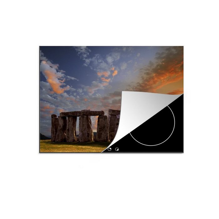 MuchoWow Herdblende-/Abdeckplatte Orangefarbene Wolken über Stonehenge in England Vinyl (1 tlg) Mobile Arbeitsfläche nutzbar Ceranfeldabdeckung