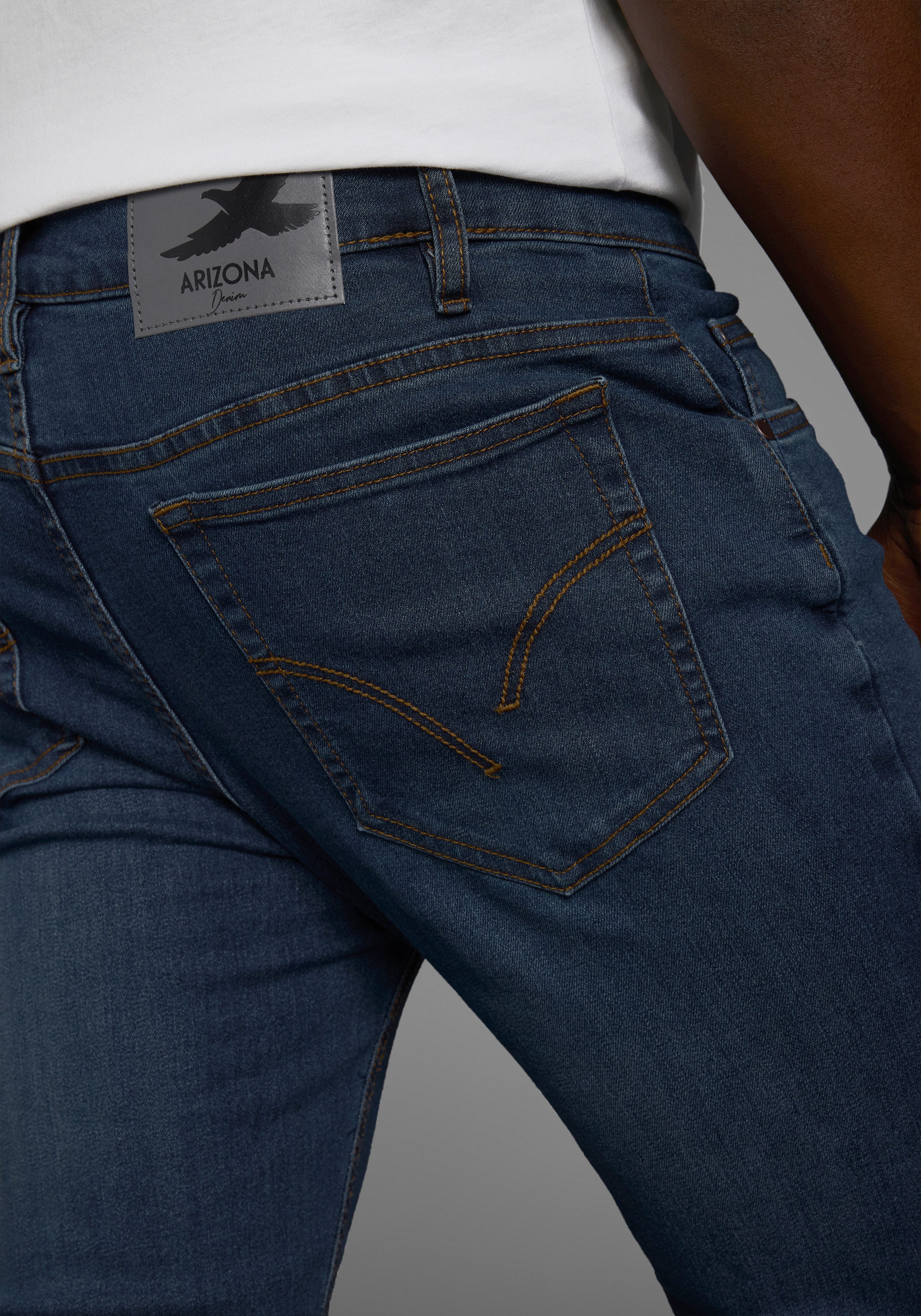 Arizona Straight-Jeans gerade Beinform, dezente Used-Waschung, niedrige Leibhöhe